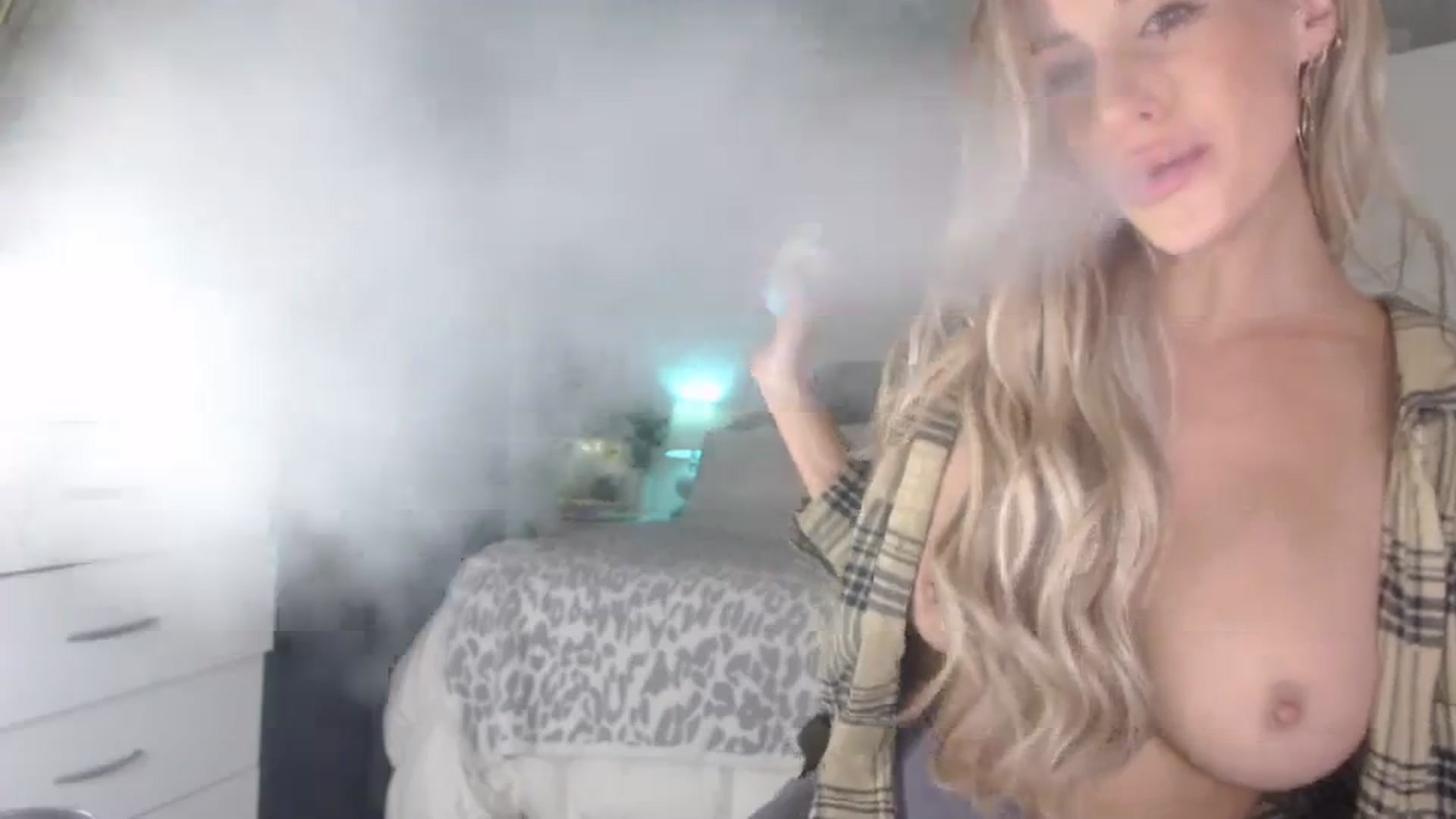 Gallery image thumbnail from Queen_bambii's myfreecams stream on, 09/07/2023, 08:26 image 4 of 20