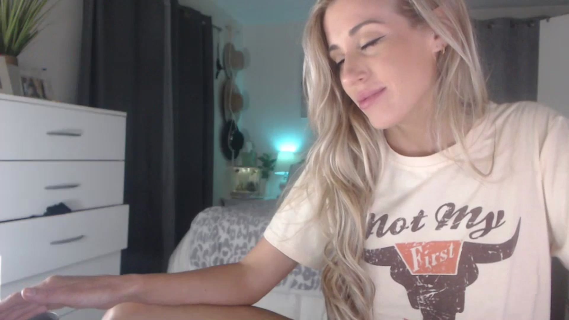 Gallery image thumbnail from Queen_bambii's myfreecams stream on, 09/07/2023, 08:26 image 10 of 20