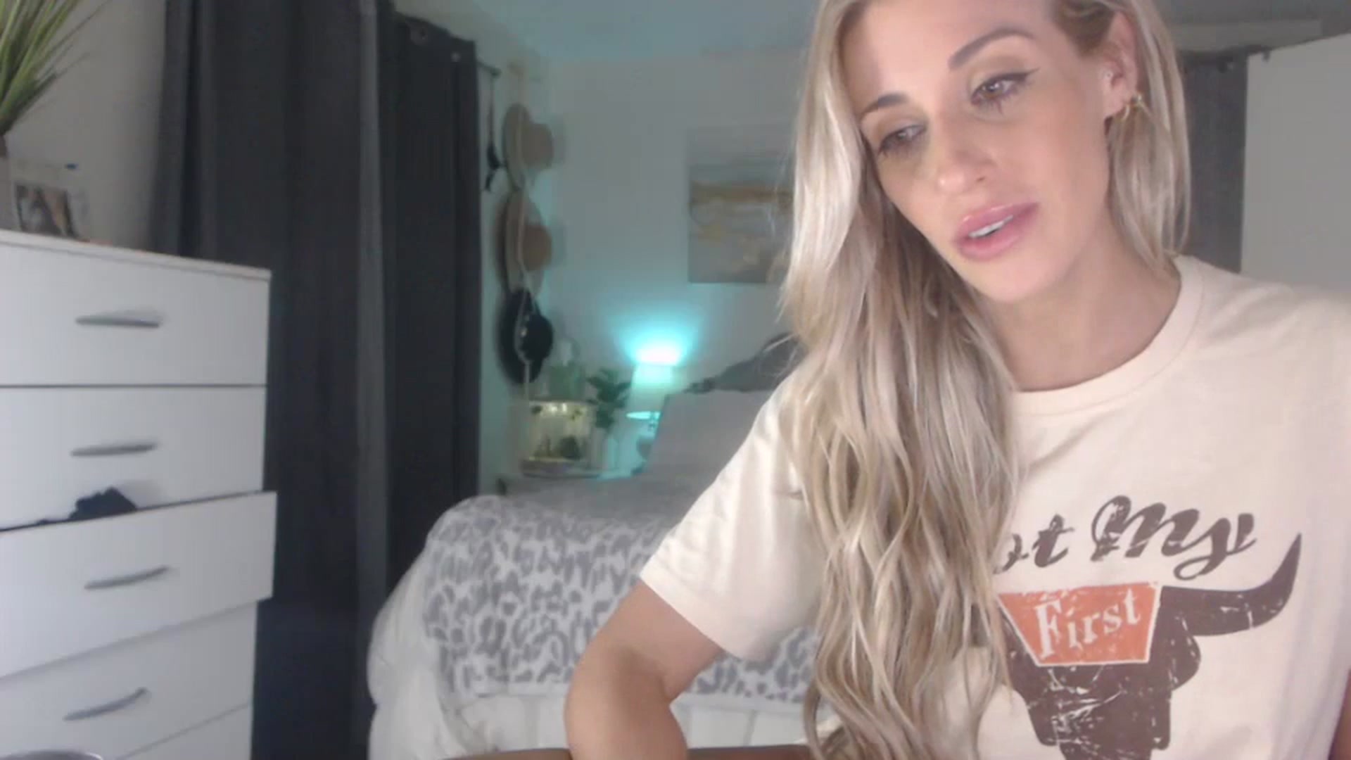 Gallery image thumbnail from Queen_bambii's myfreecams stream on, 09/07/2023, 08:26 image 17 of 20