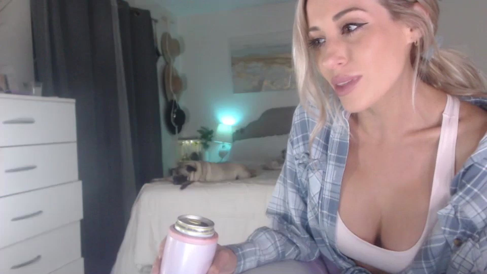 Gallery image thumbnail from Queen_bambii's myfreecams stream on, 09/14/2023, 05:48 image 19 of 20