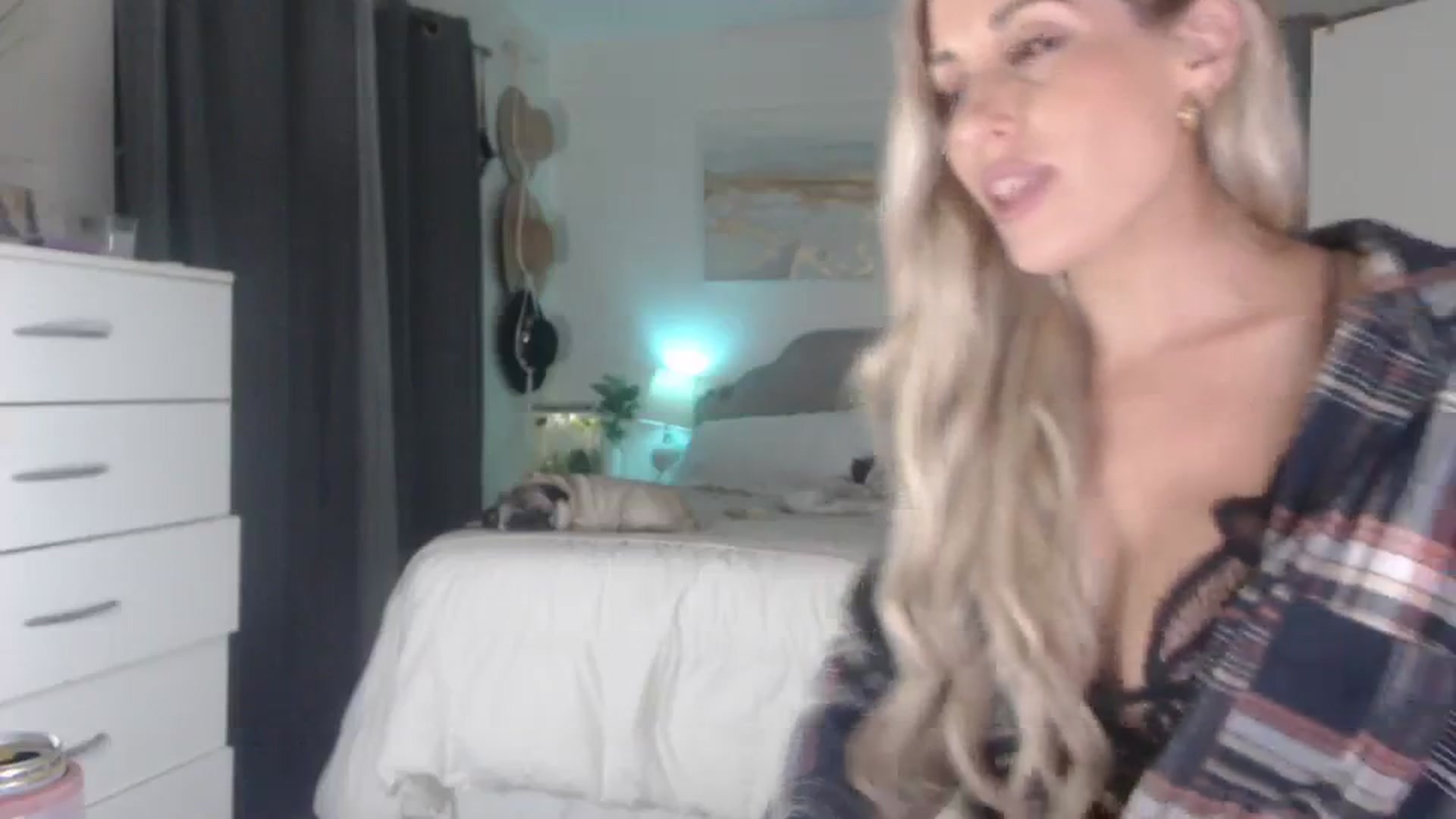 Gallery image thumbnail from Queen_bambii's myfreecams stream on, 09/14/2023, 09:24 image 2 of 20