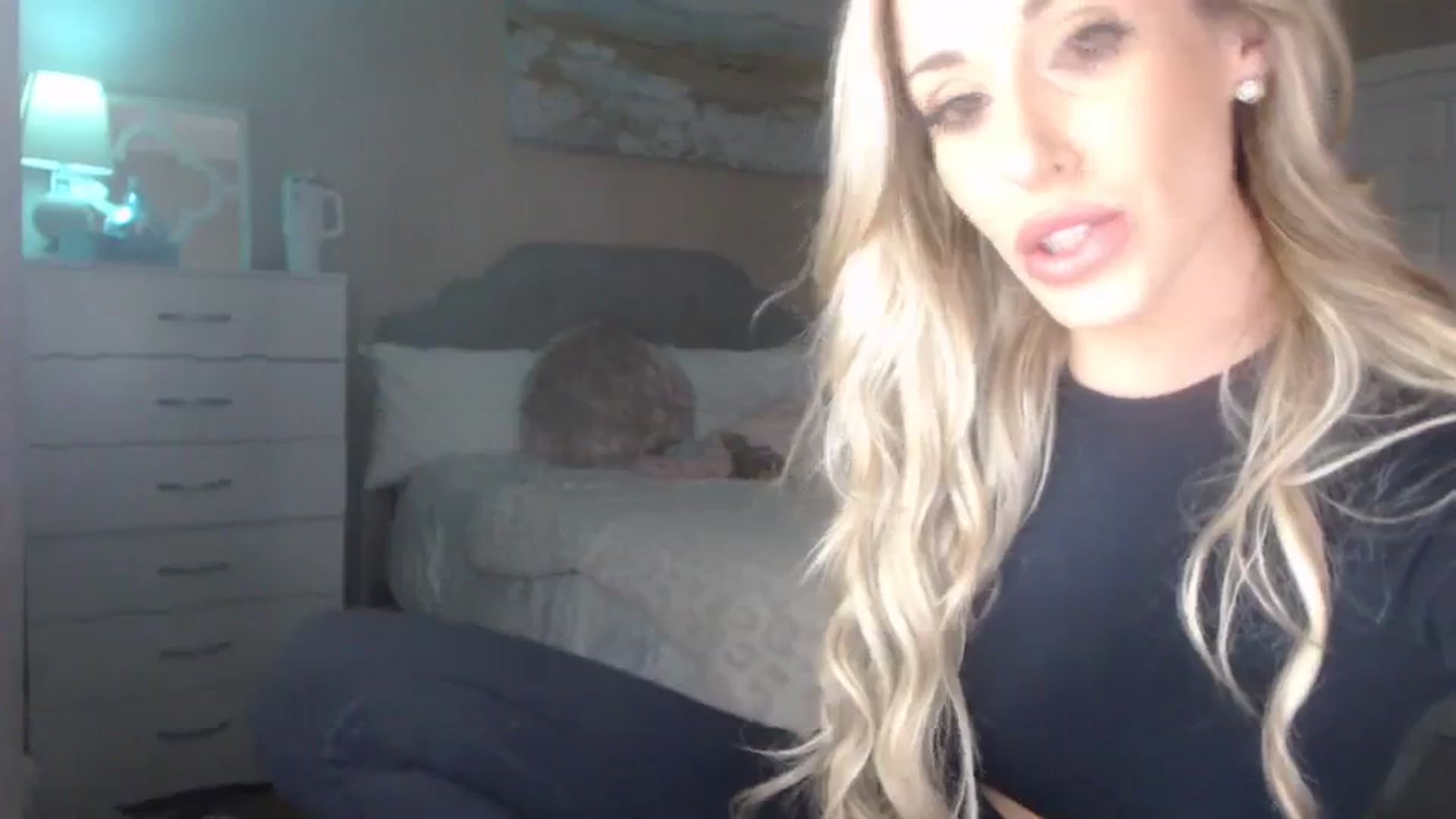 Gallery image thumbnail from Queen_bambii's myfreecams stream on, 10/03/2023, 05:09 image 13 of 20
