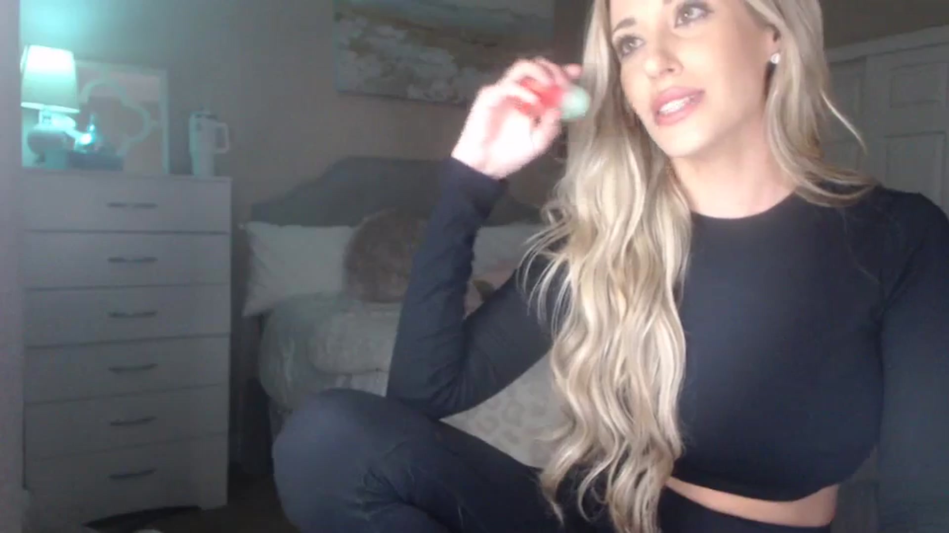 Gallery image thumbnail from Queen_bambii's myfreecams stream on, 10/03/2023, 05:09 image 17 of 20