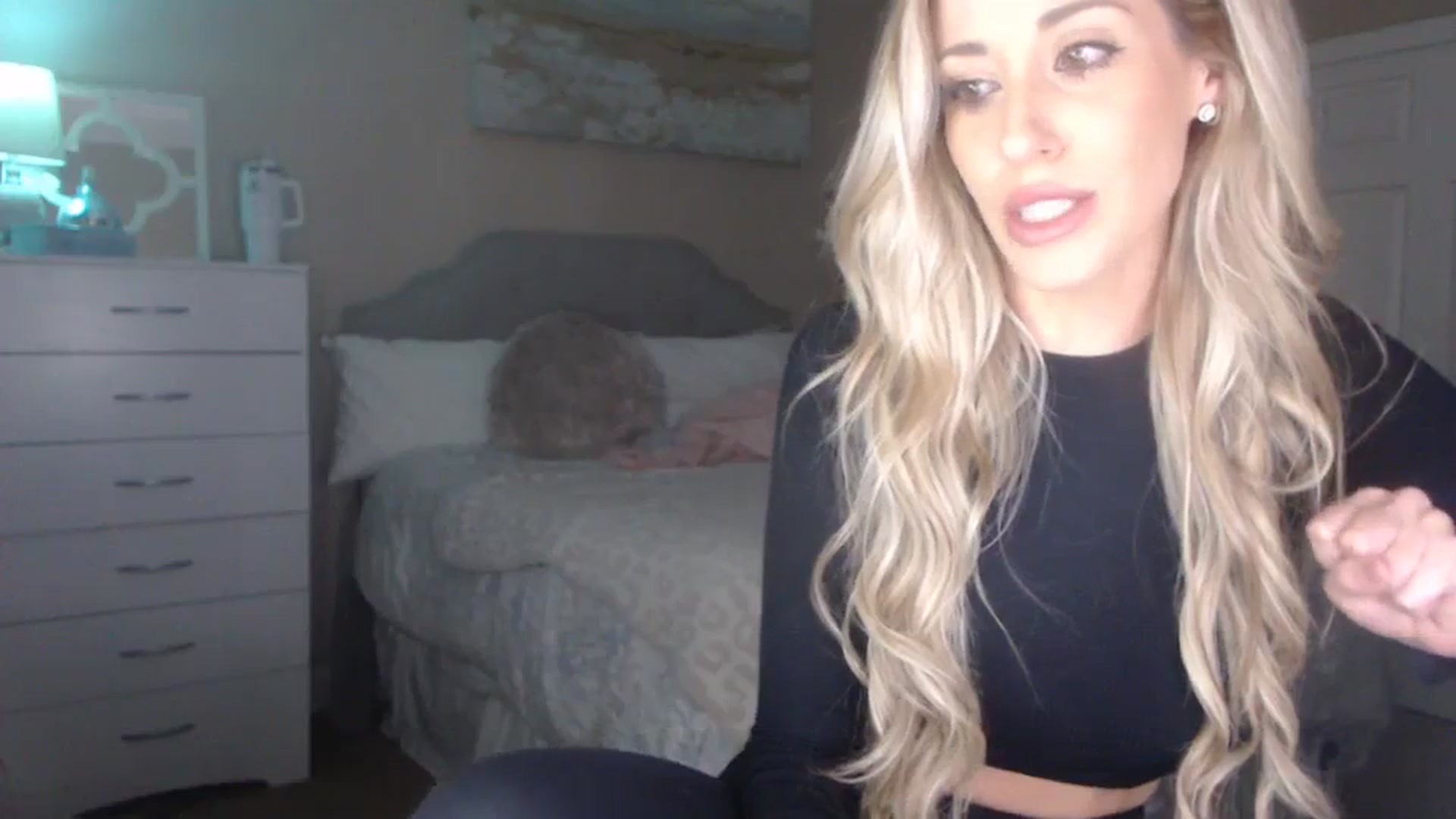 Gallery image thumbnail from Queen_bambii's myfreecams stream on, 10/03/2023, 05:09 image 3 of 20