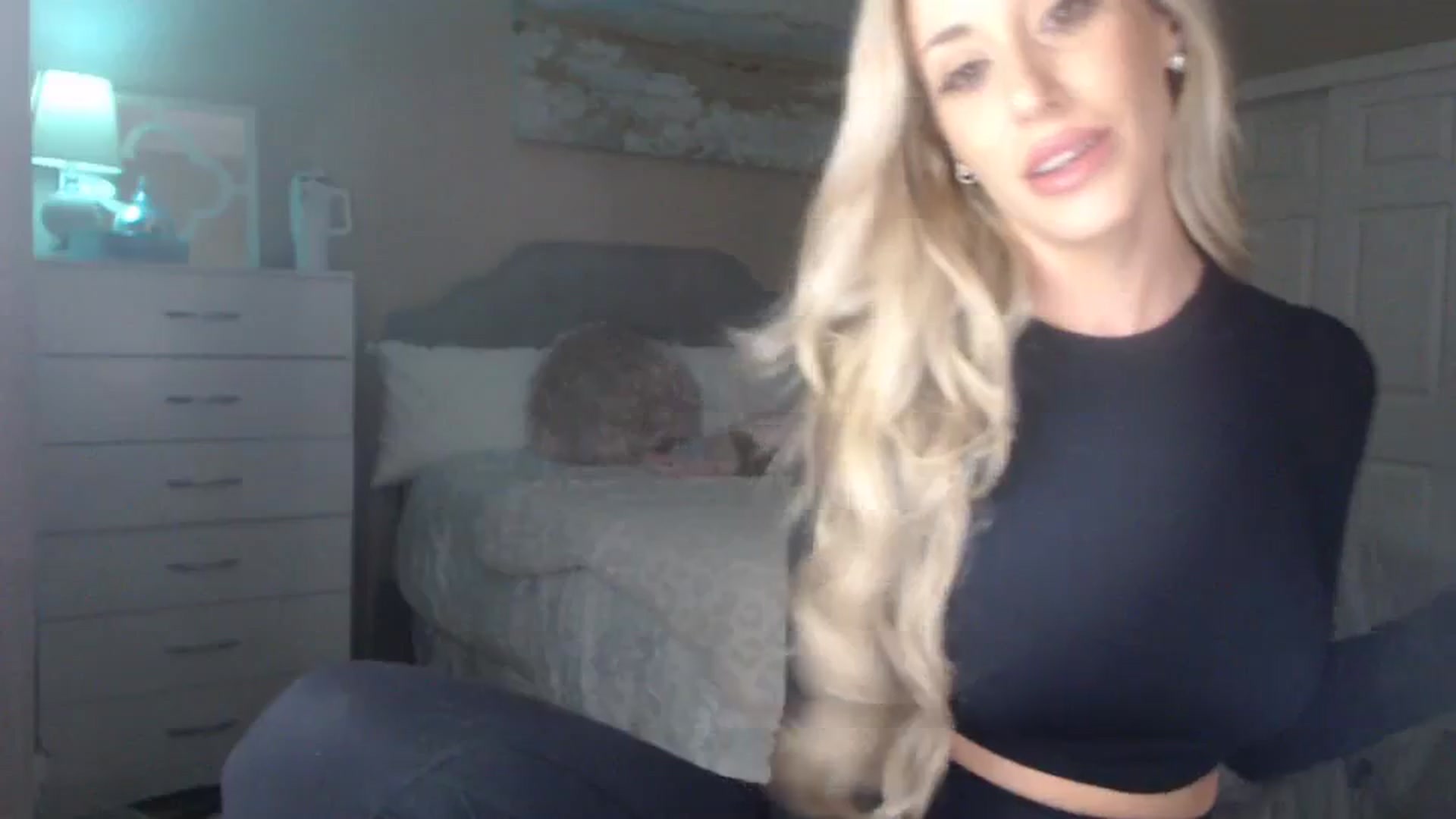 Gallery image thumbnail from Queen_bambii's myfreecams stream on, 10/03/2023, 05:09 image 14 of 20