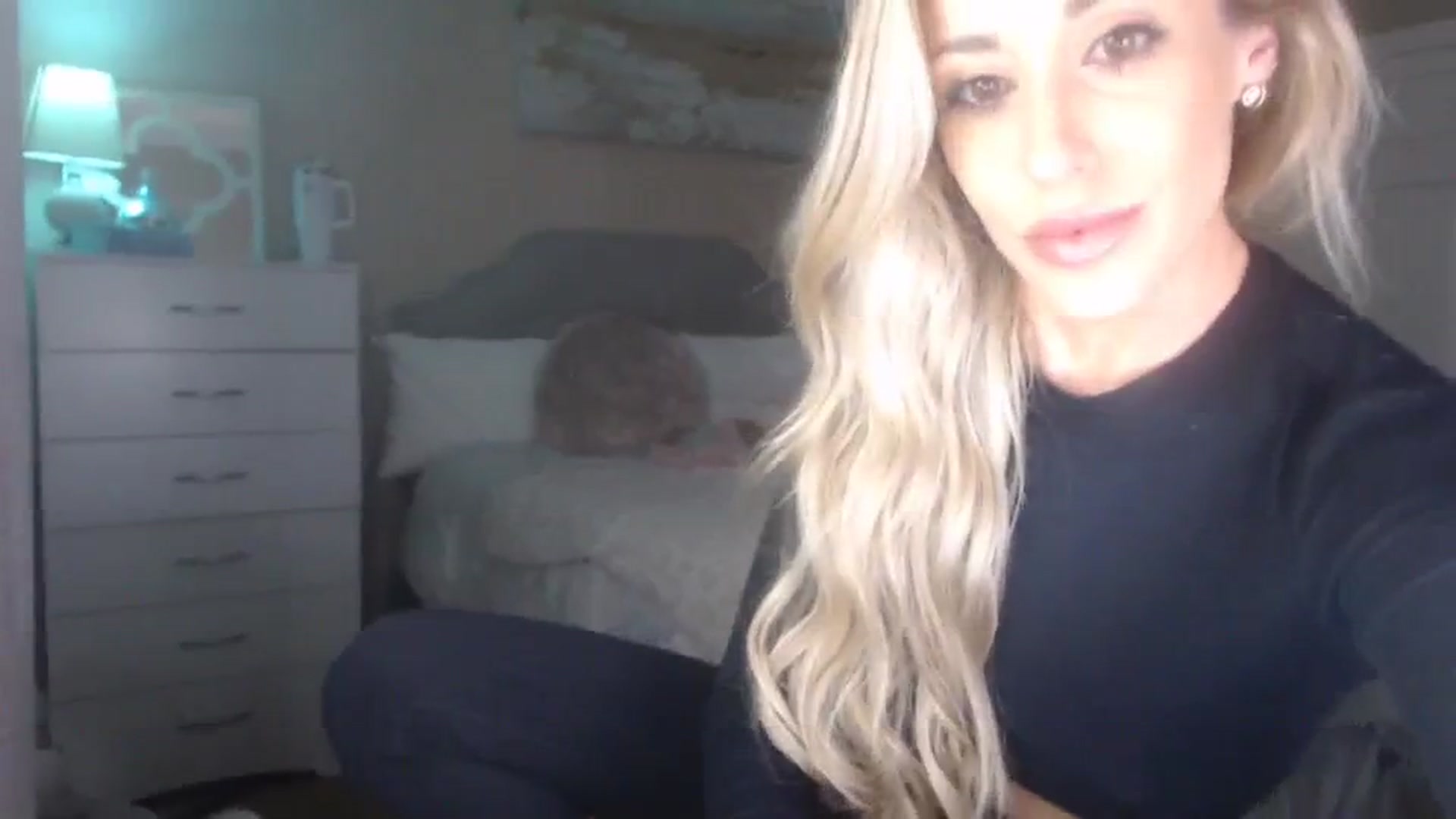 Gallery image thumbnail from Queen_bambii's myfreecams stream on, 10/03/2023, 05:09 image 6 of 20