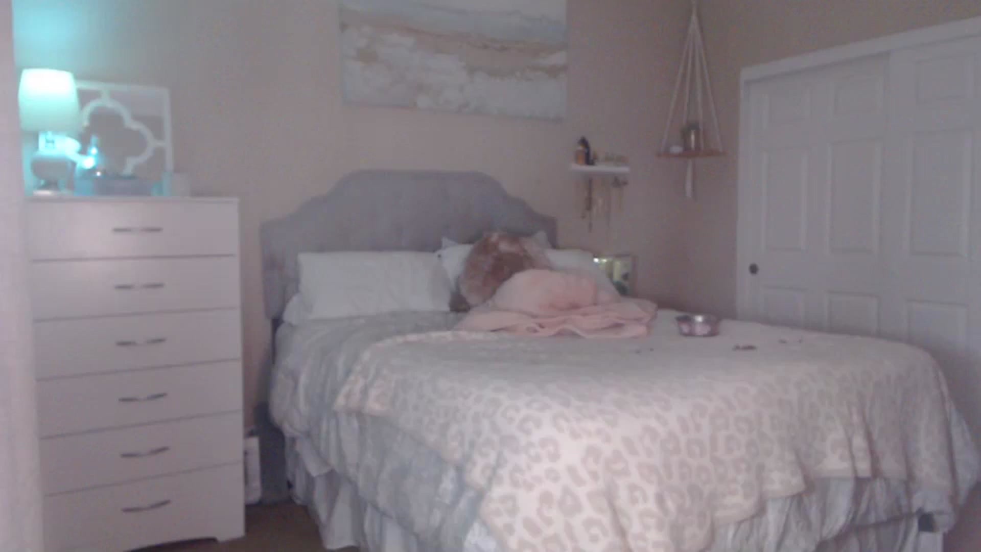 Gallery image thumbnail from Queen_bambii's myfreecams stream on, 10/05/2023, 07:28 image 10 of 20
