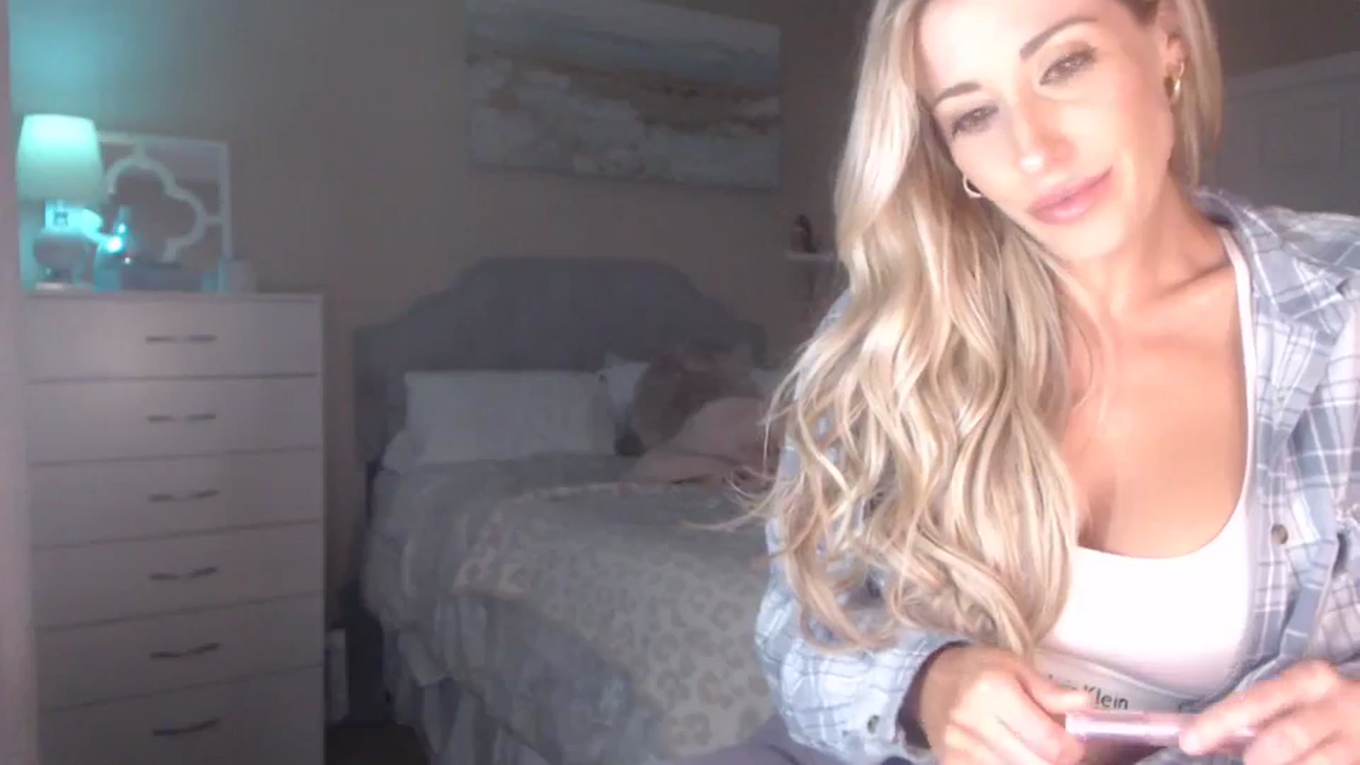 Gallery image thumbnail from Queen_bambii's myfreecams stream on, 10/05/2023, 07:28 image 8 of 20
