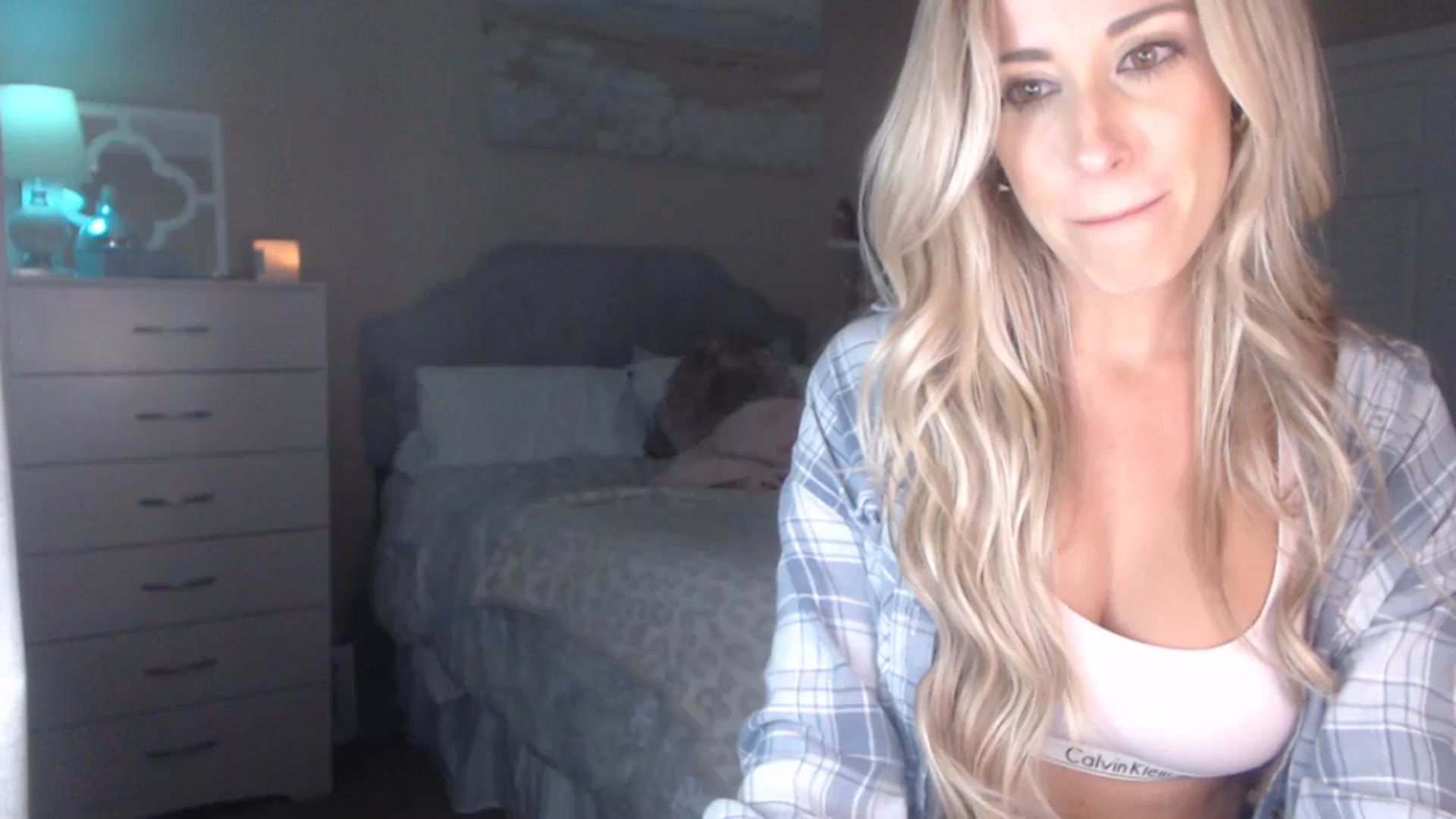 Gallery image thumbnail from Queen_bambii's myfreecams stream on, 10/05/2023, 07:28 image 11 of 20