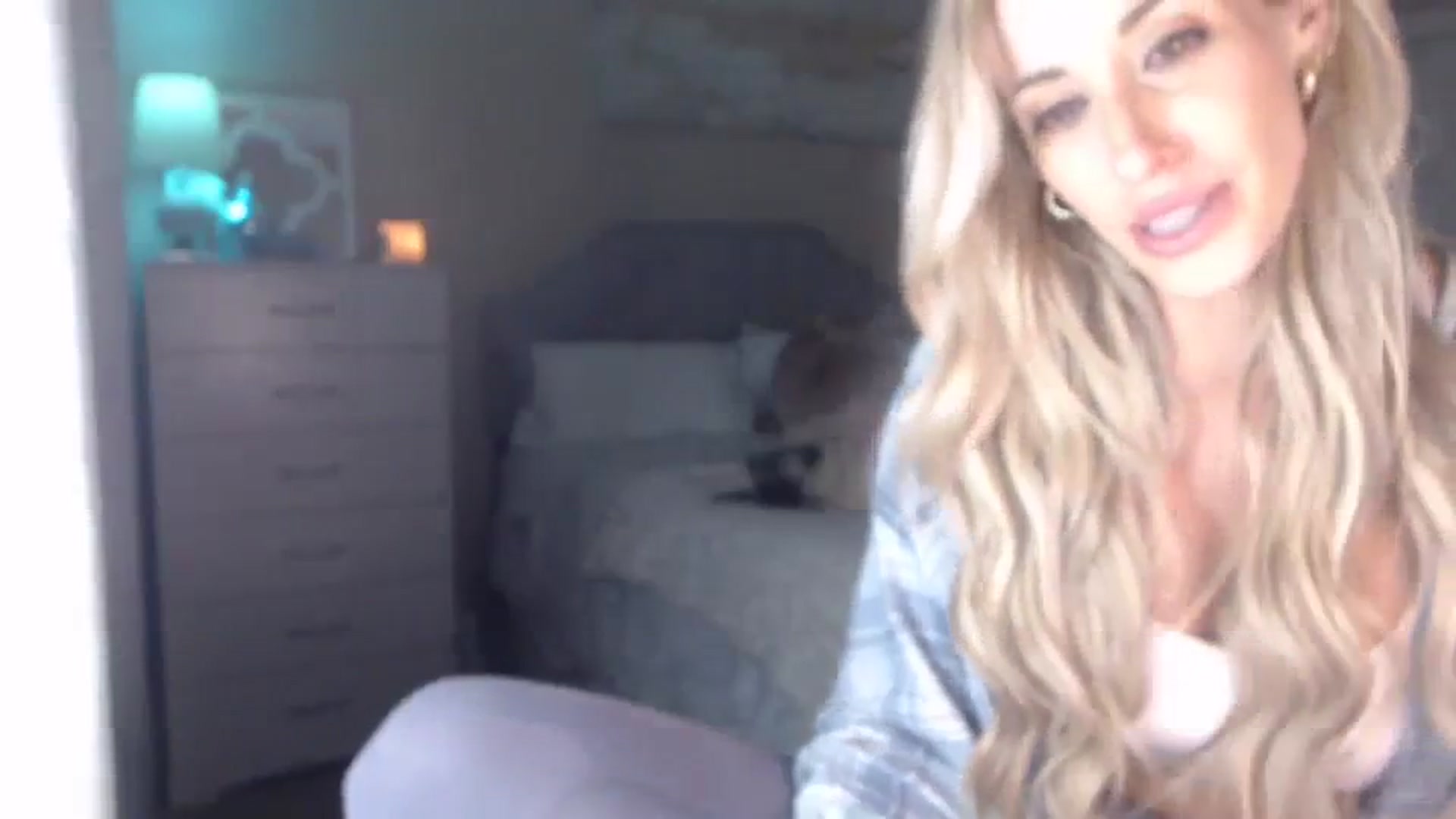 Gallery image thumbnail from Queen_bambii's myfreecams stream on, 10/05/2023, 08:24 image 20 of 20