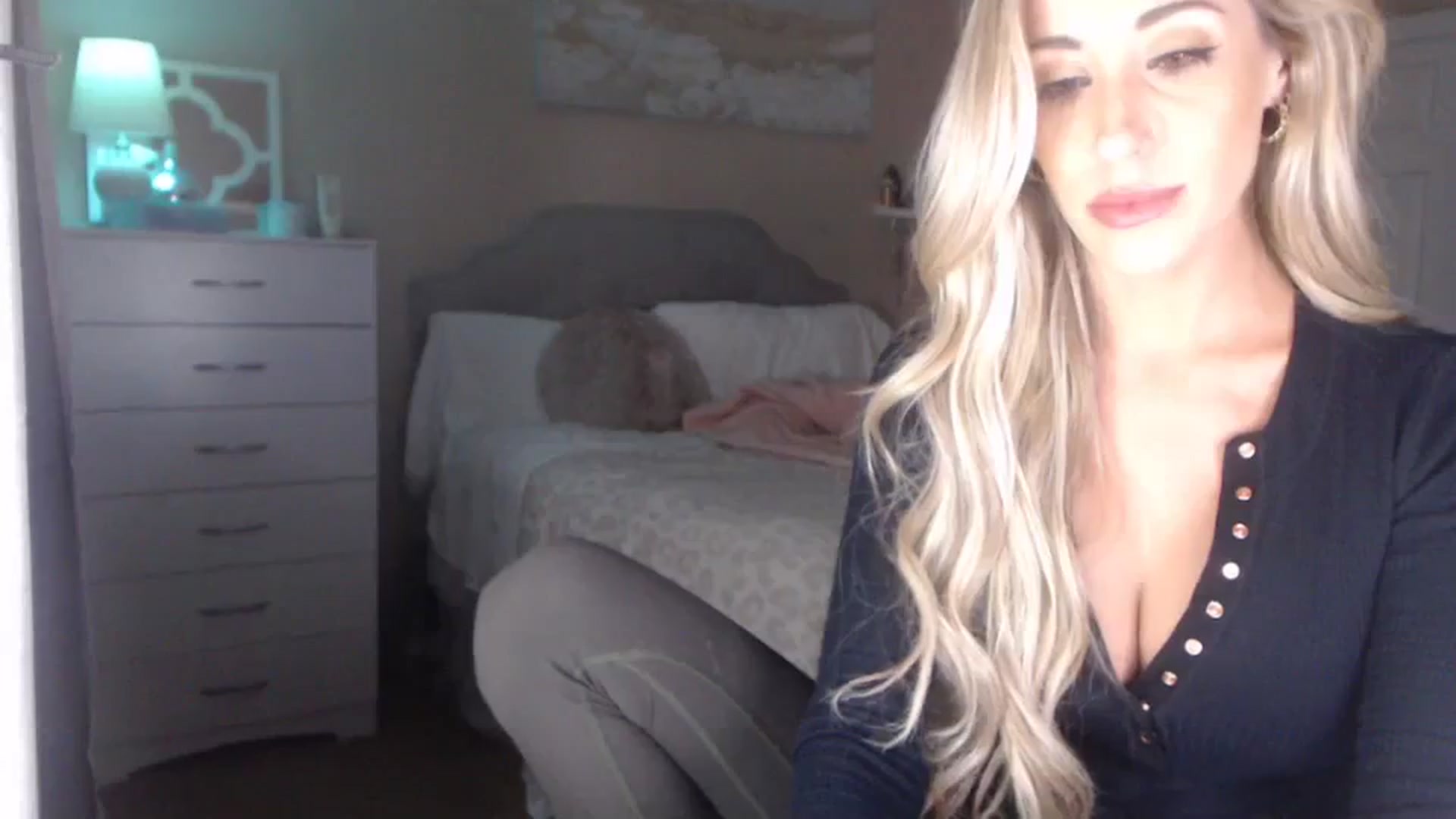 Gallery image thumbnail from Queen_bambii's myfreecams stream on, 10/10/2023, 04:50 image 13 of 20