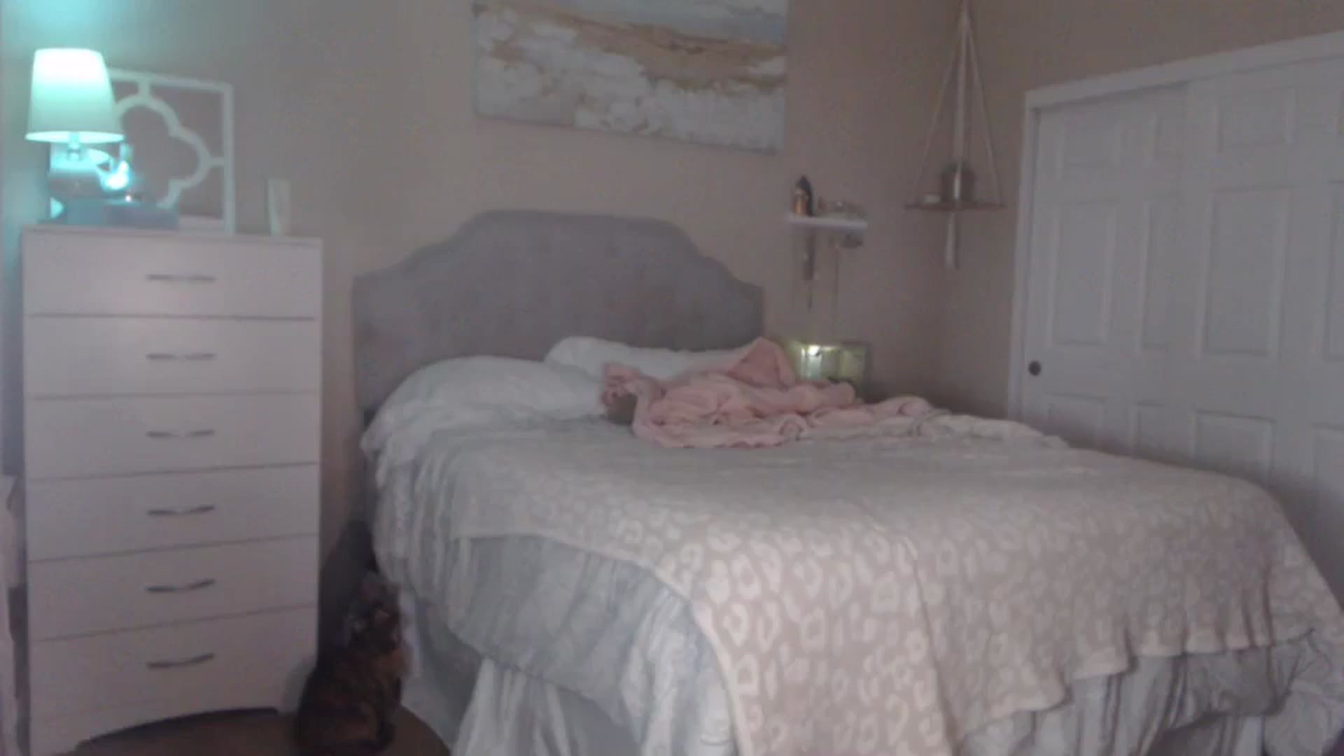 Gallery image thumbnail from Queen_bambii's myfreecams stream on, 10/15/2023, 08:27 image 9 of 20