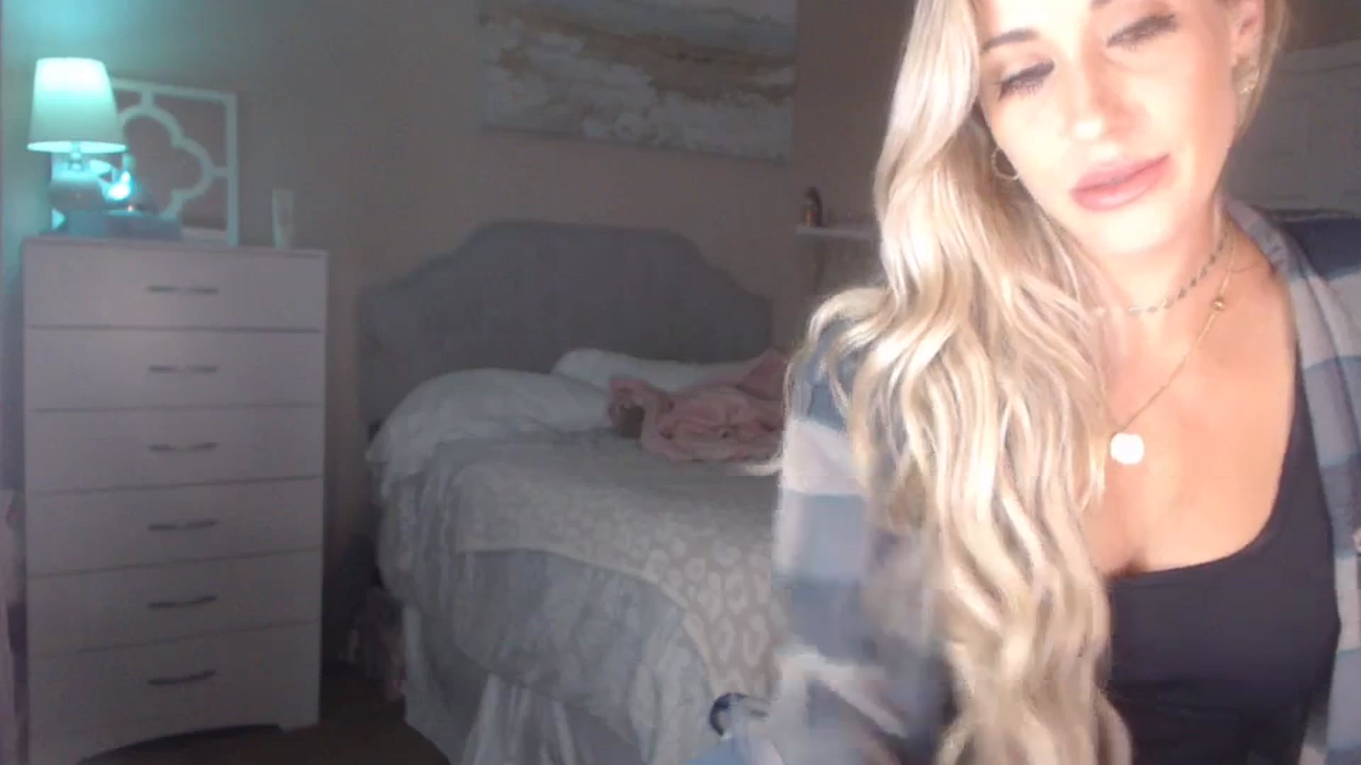 Gallery image thumbnail from Queen_bambii's myfreecams stream on, 10/15/2023, 08:27 image 5 of 20