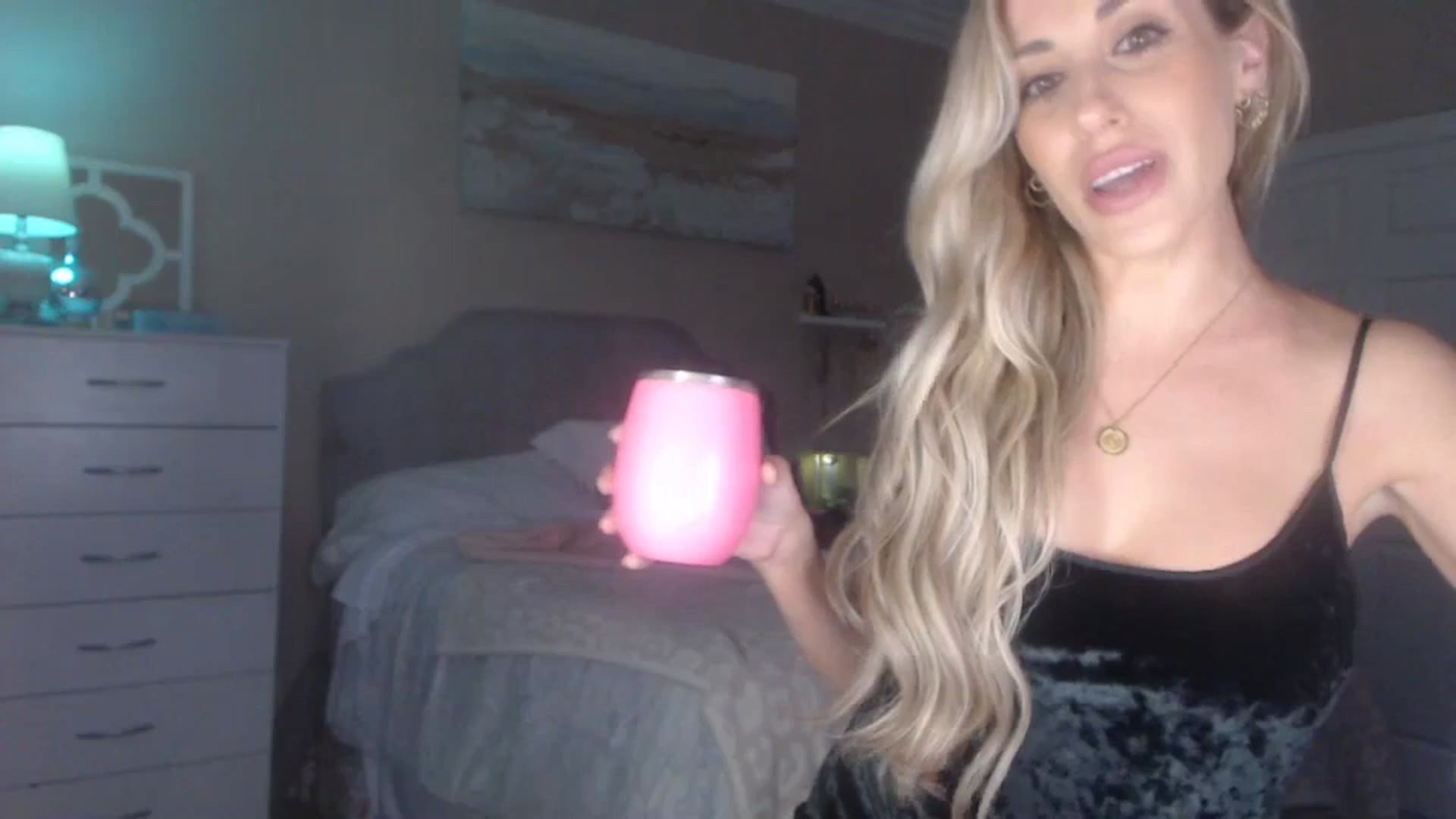 Gallery image thumbnail from Queen_bambii's myfreecams stream on, 10/17/2023, 01:48 image 11 of 20