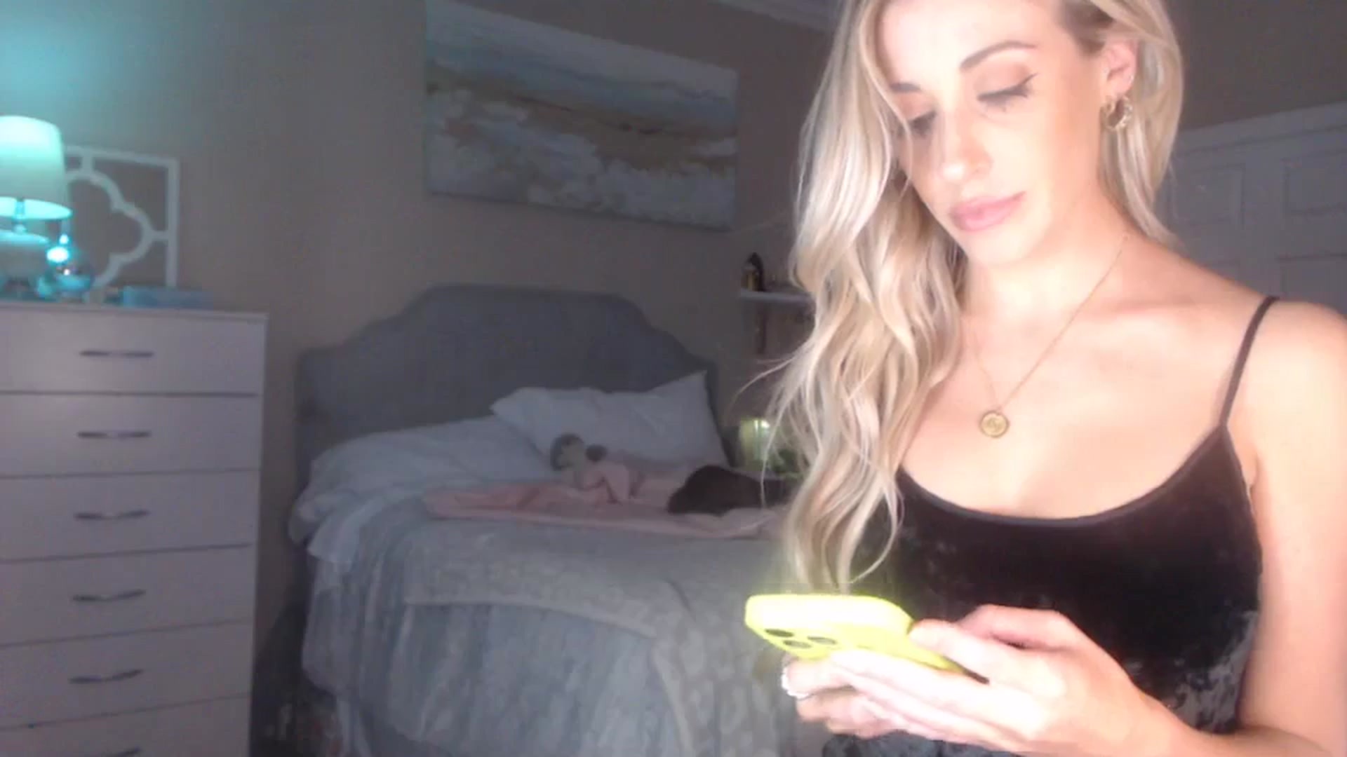 Gallery image thumbnail from Queen_bambii's myfreecams stream on, 10/17/2023, 01:48 image 14 of 20