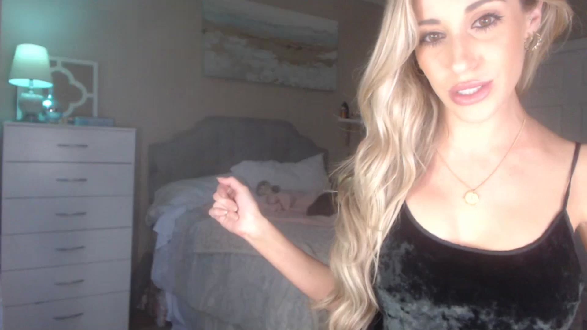 Gallery image thumbnail from Queen_bambii's myfreecams stream on, 10/17/2023, 01:48 image 2 of 20