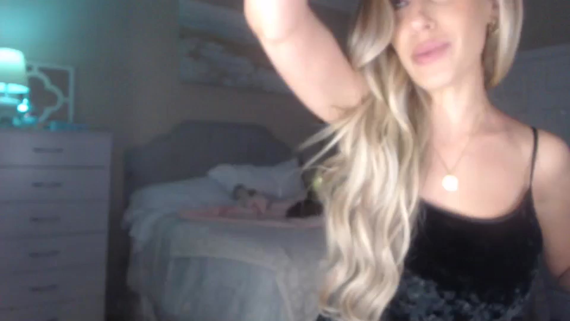 Gallery image thumbnail from Queen_bambii's myfreecams stream on, 10/17/2023, 01:48 image 19 of 20