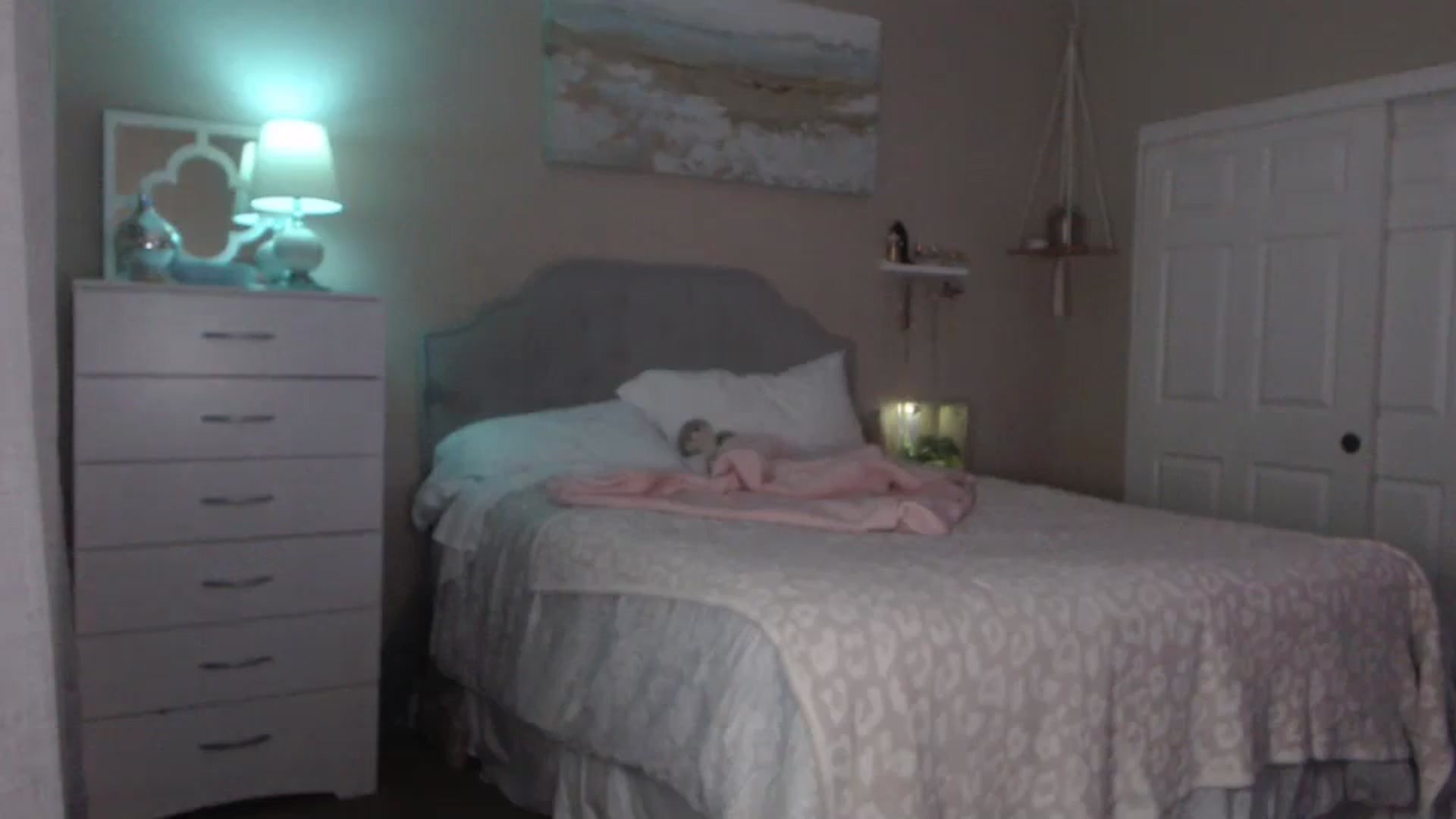 Gallery image thumbnail from Queen_bambii's myfreecams stream on, 10/17/2023, 05:37 image 15 of 20