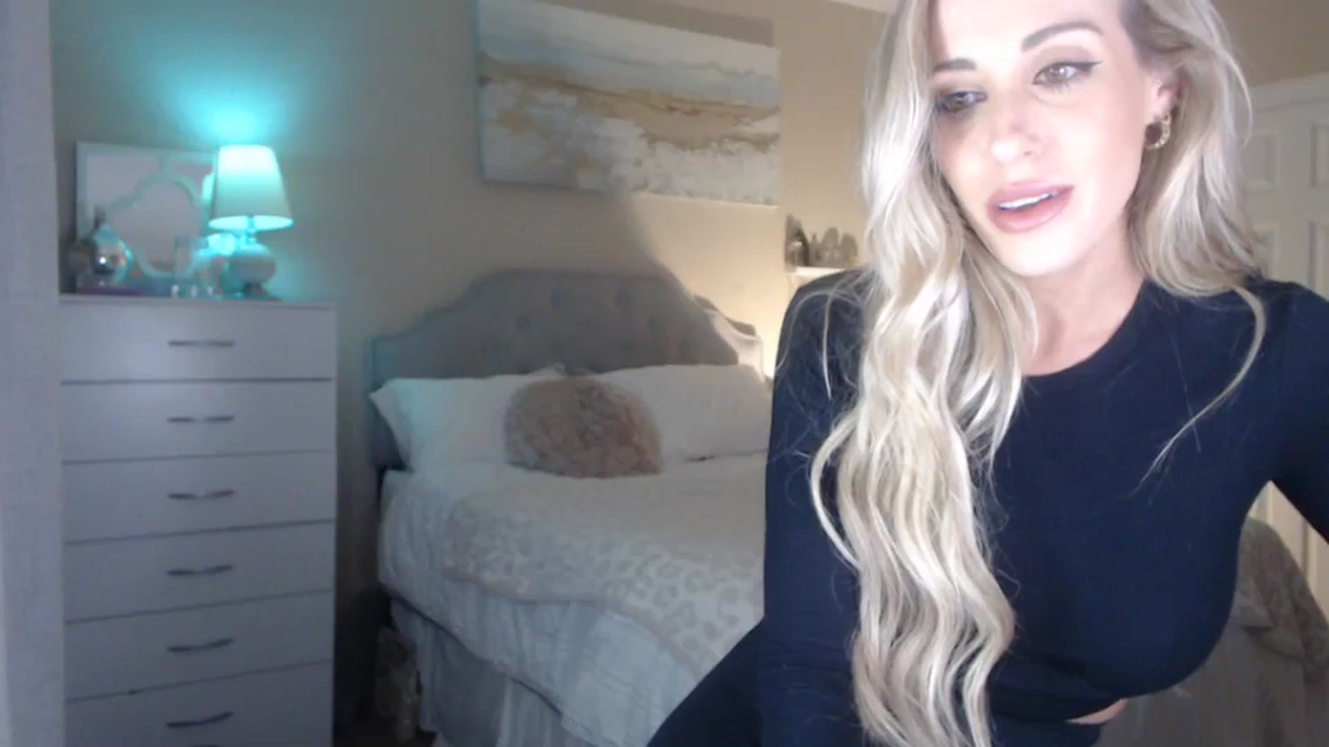 Gallery image thumbnail from Queen_bambii's myfreecams stream on, 10/21/2023, 05:57 image 19 of 20