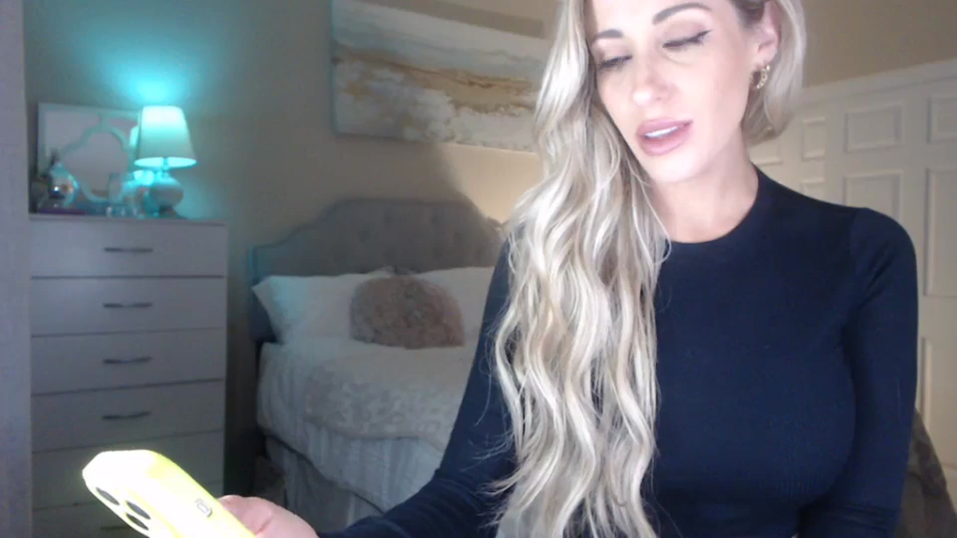 Gallery image thumbnail from Queen_bambii's myfreecams stream on, 10/21/2023, 05:57 image 6 of 20