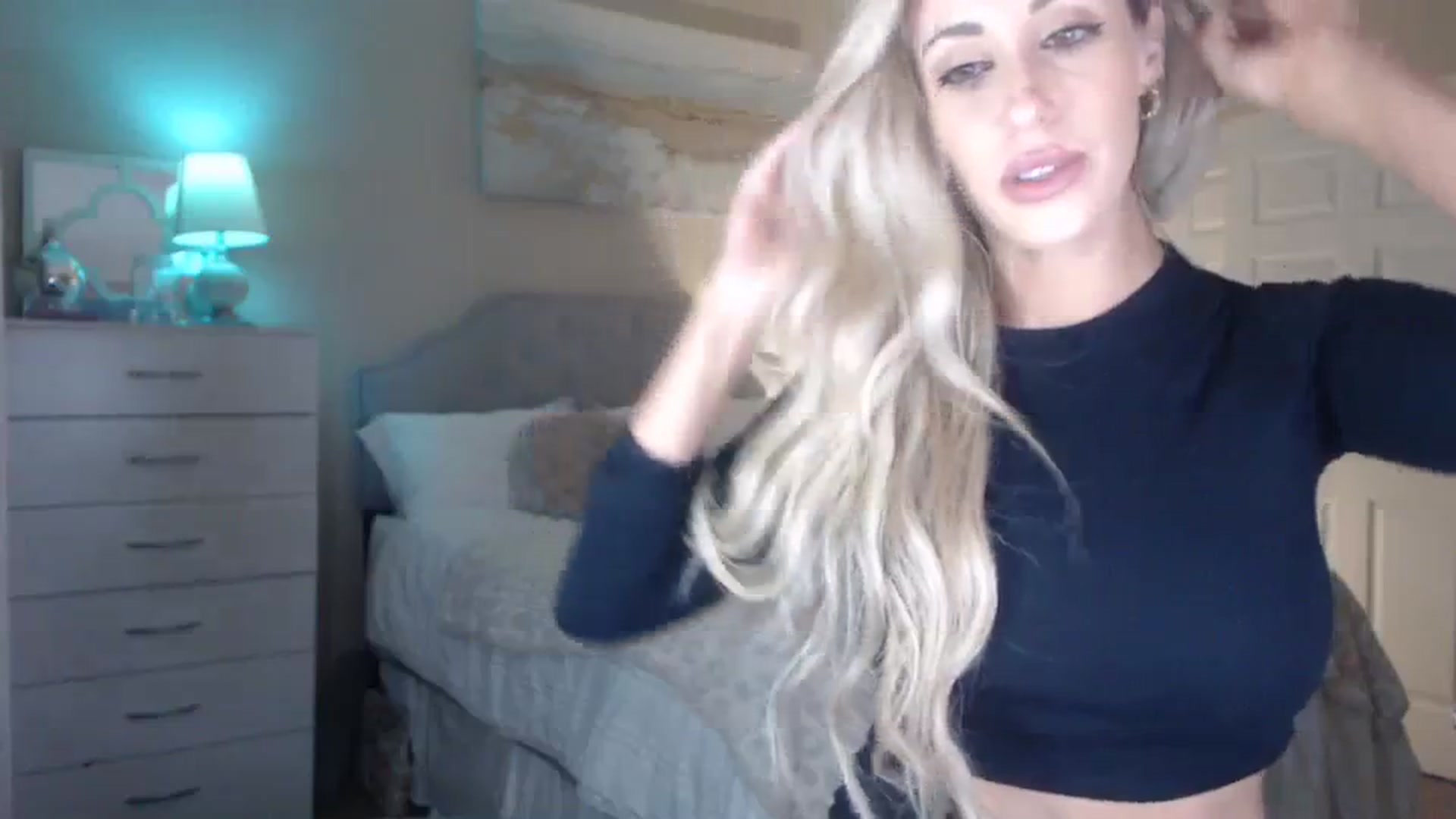Gallery image thumbnail from Queen_bambii's myfreecams stream on, 10/21/2023, 05:57 image 14 of 20