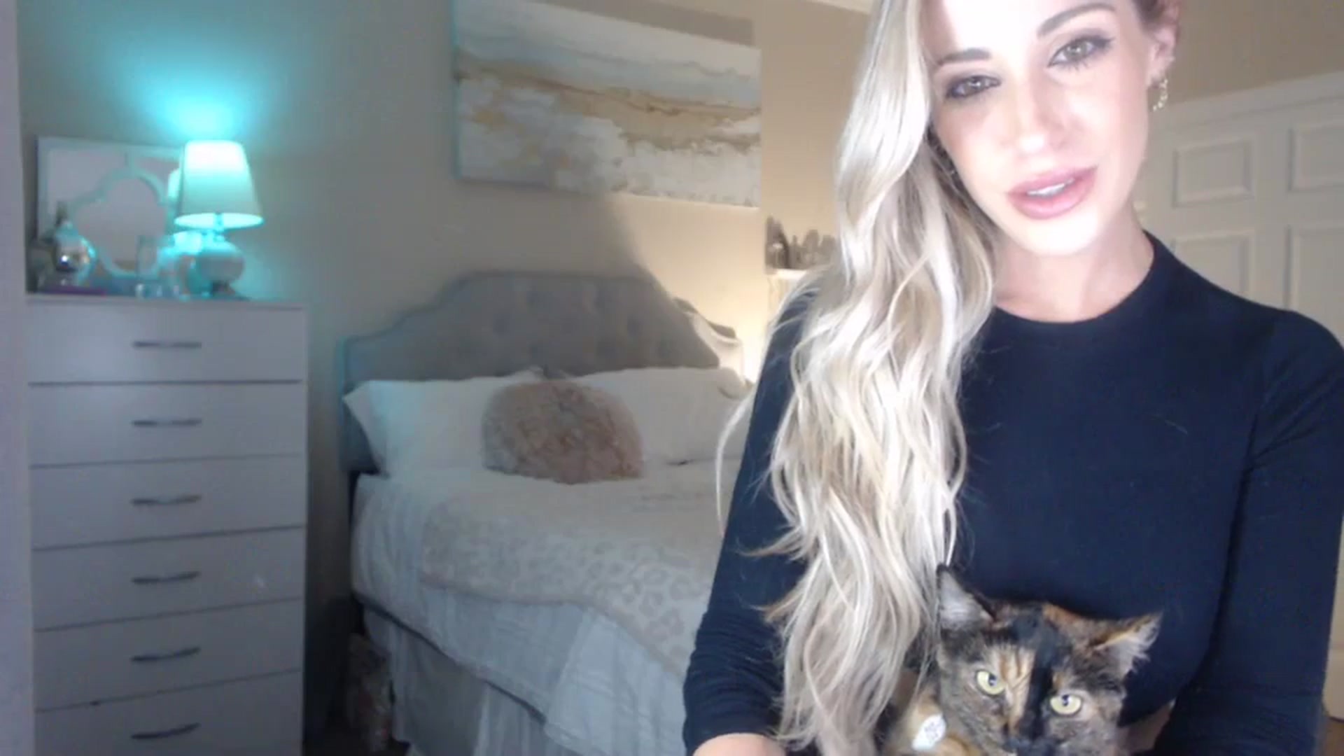 Gallery image thumbnail from Queen_bambii's myfreecams stream on, 10/21/2023, 05:57 image 9 of 20
