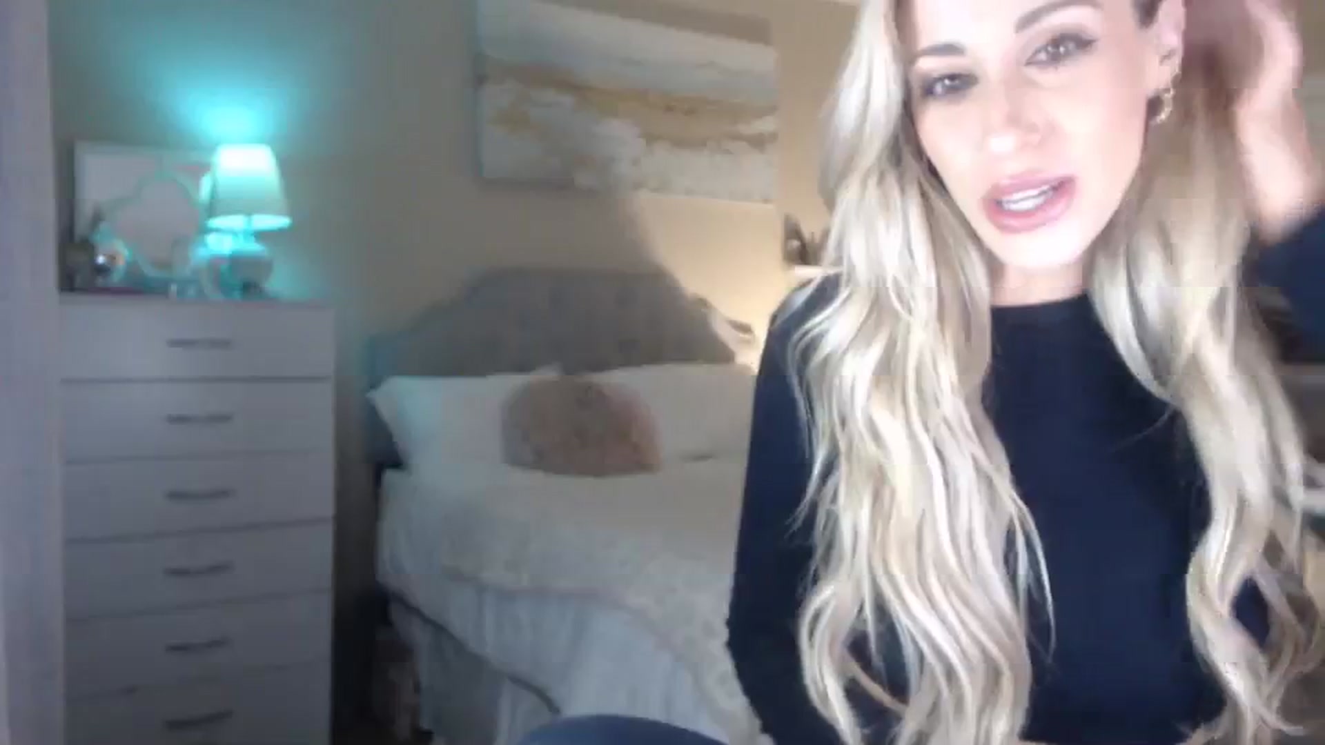 Gallery image thumbnail from Queen_bambii's myfreecams stream on, 10/21/2023, 05:57 image 18 of 20