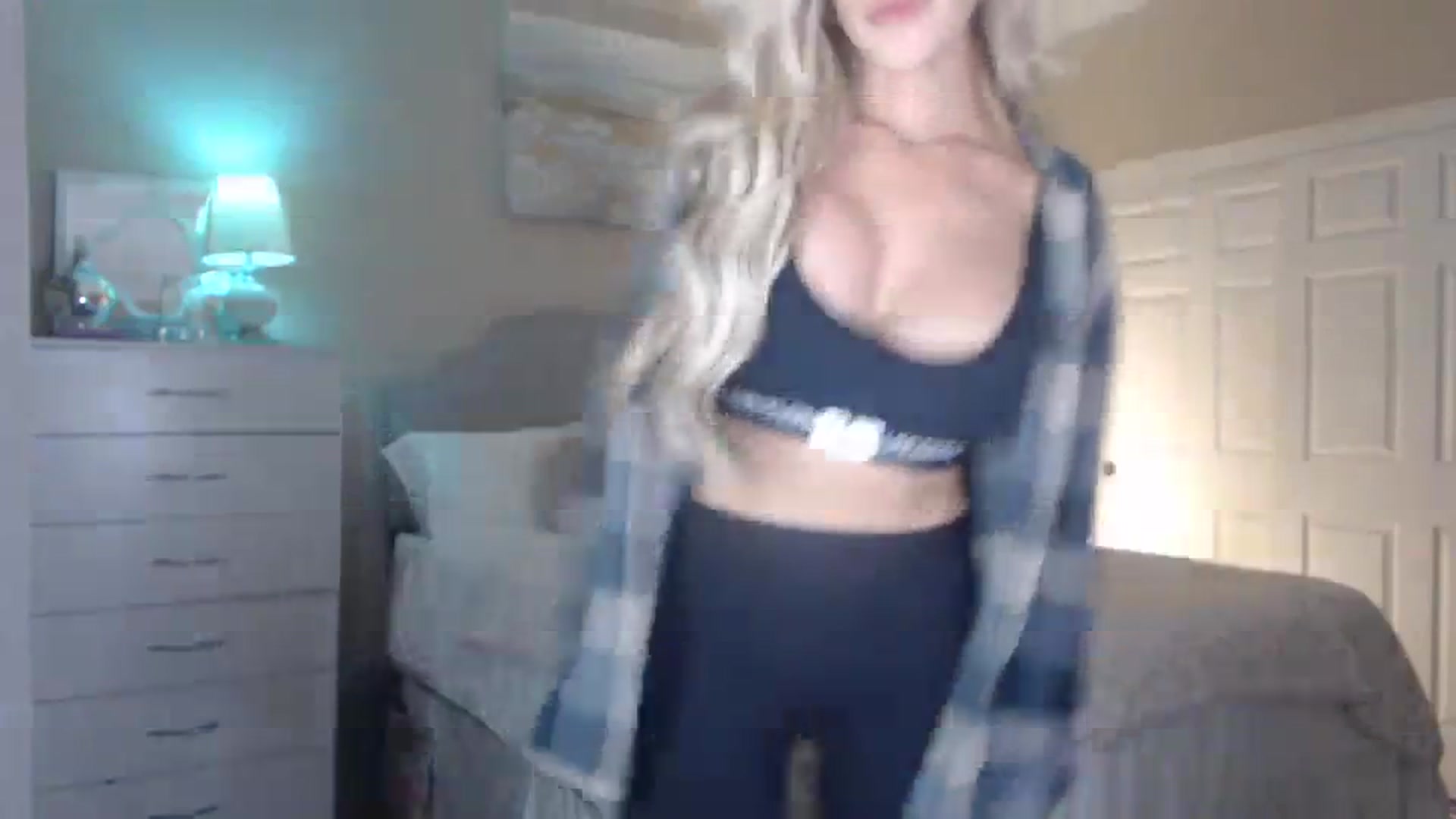 Gallery image thumbnail from Queen_bambii's myfreecams stream on, 10/21/2023, 08:25 image 16 of 20