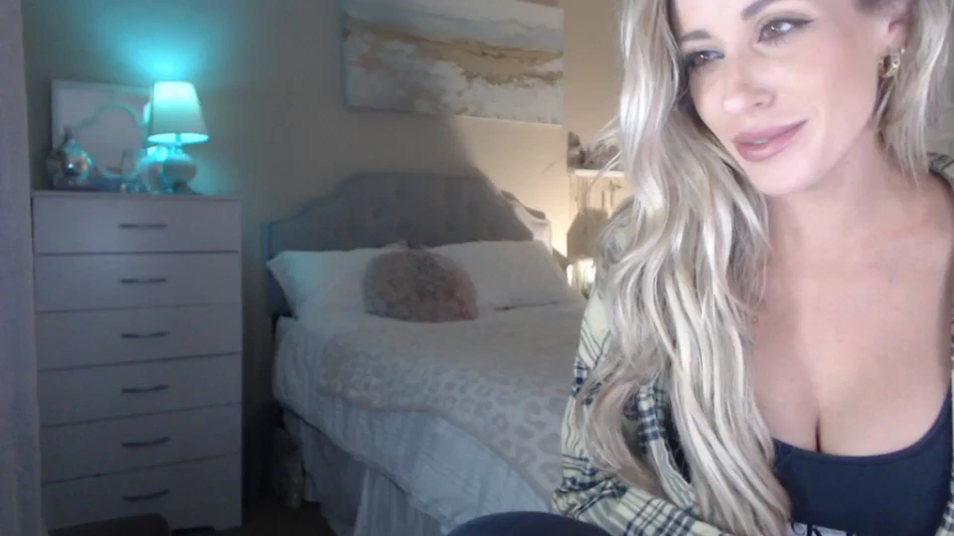 Gallery image thumbnail from Queen_bambii's myfreecams stream on, 10/21/2023, 08:25 image 4 of 20