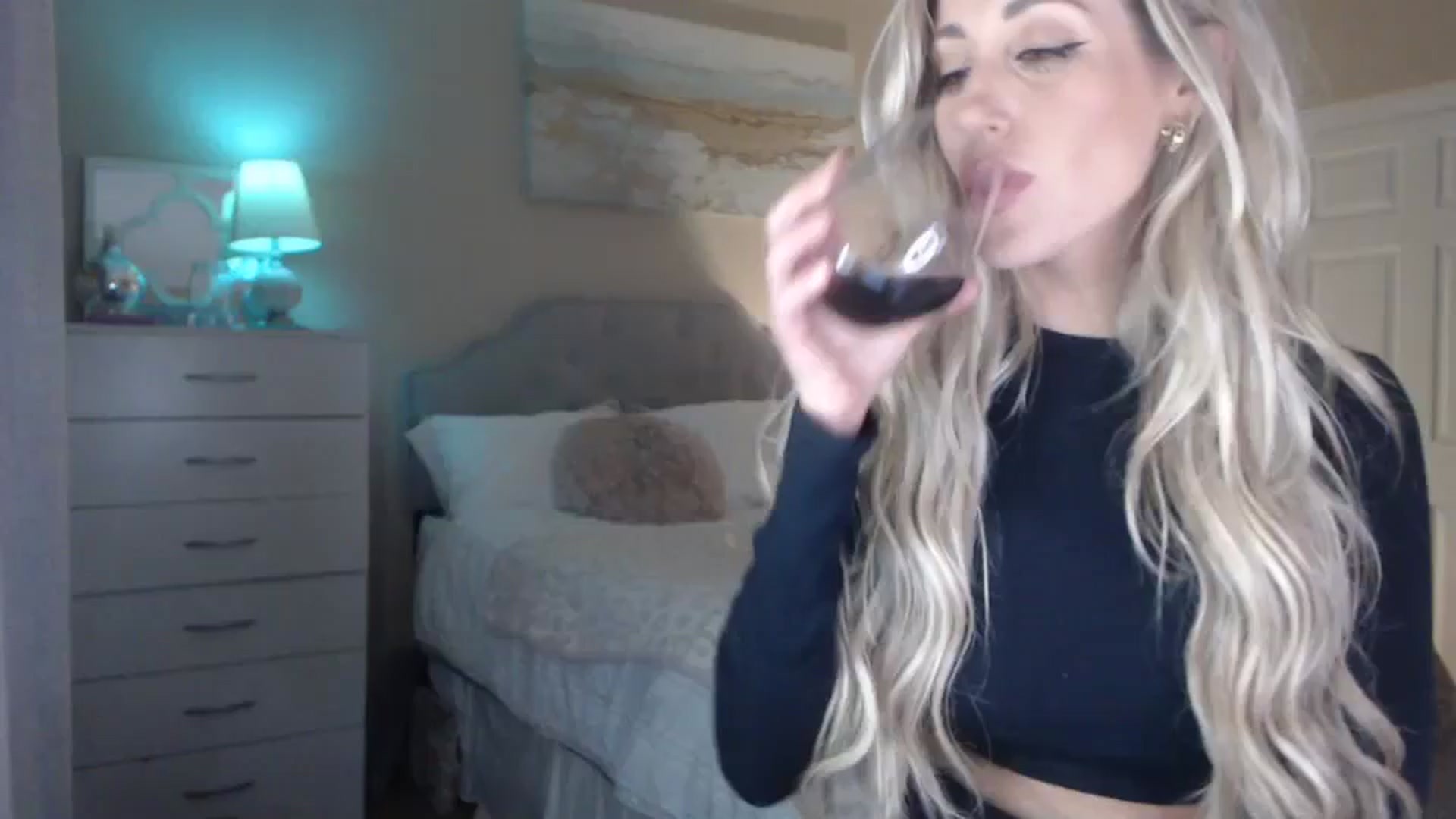 Gallery image thumbnail from Queen_bambii's myfreecams stream on, 10/21/2023, 08:25 image 1 of 20