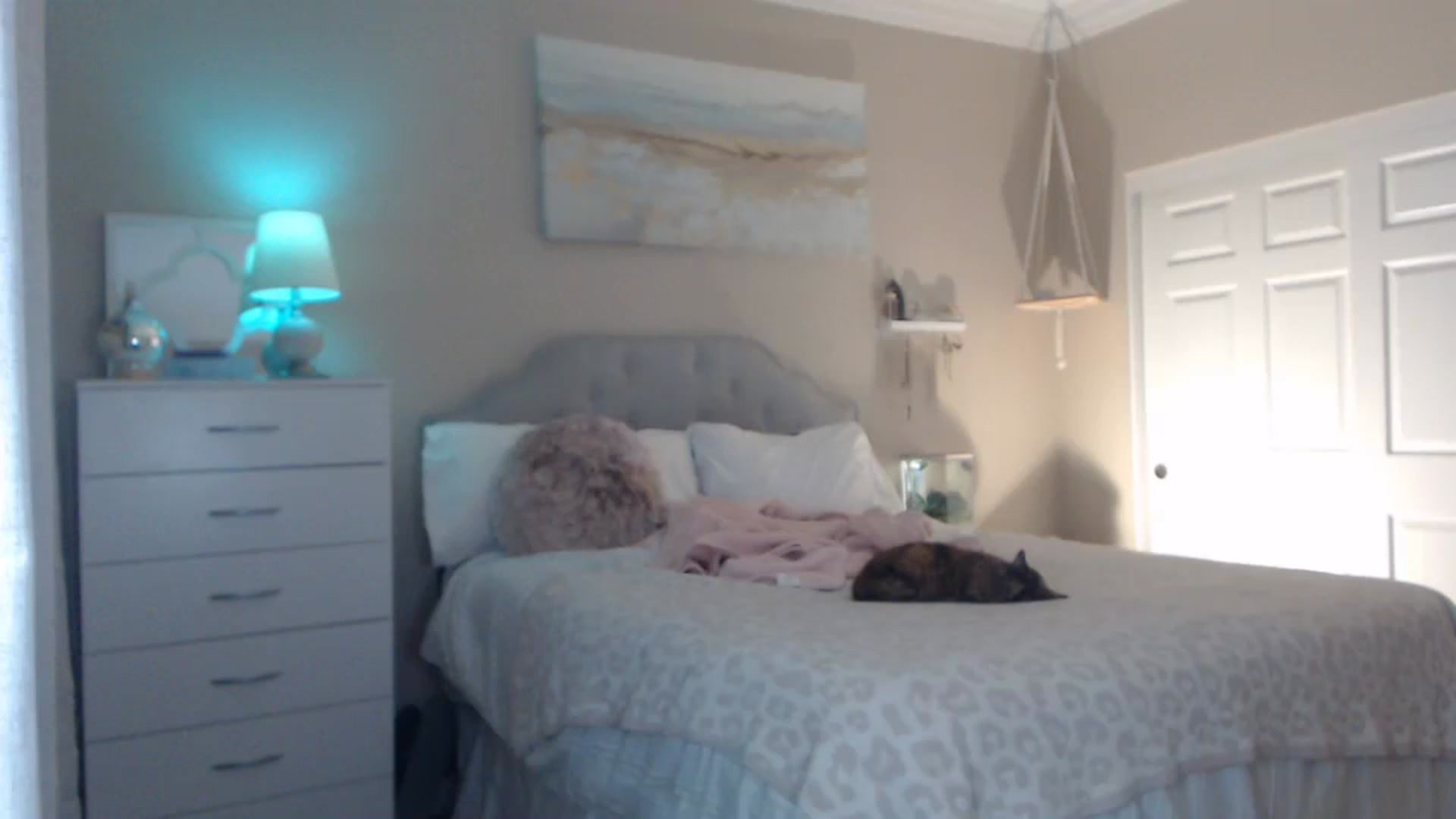 Gallery image thumbnail from Queen_bambii's myfreecams stream on, 10/27/2023, 04:03 image 1 of 20