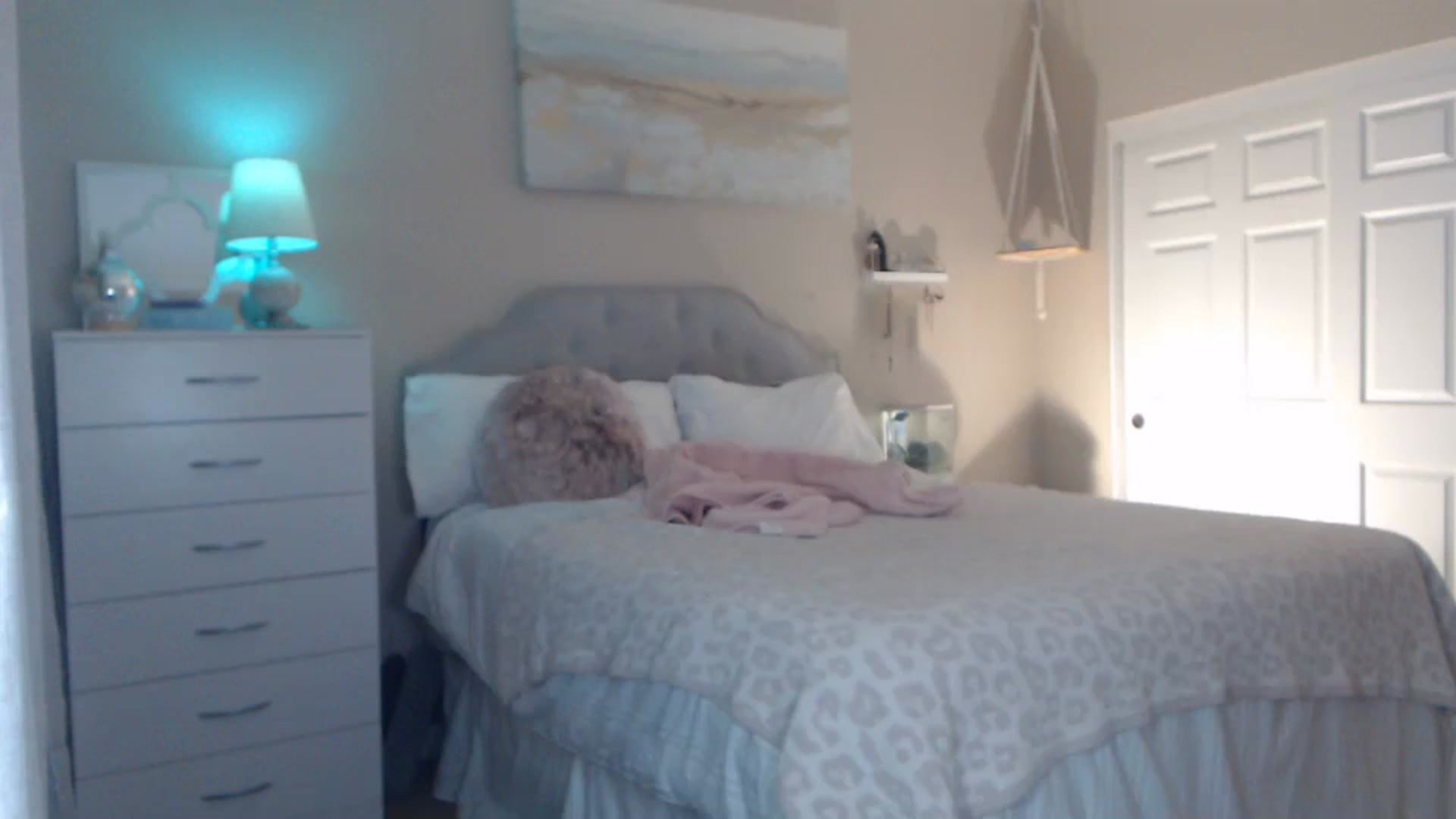 Gallery image thumbnail from Queen_bambii's myfreecams stream on, 10/27/2023, 04:03 image 8 of 20