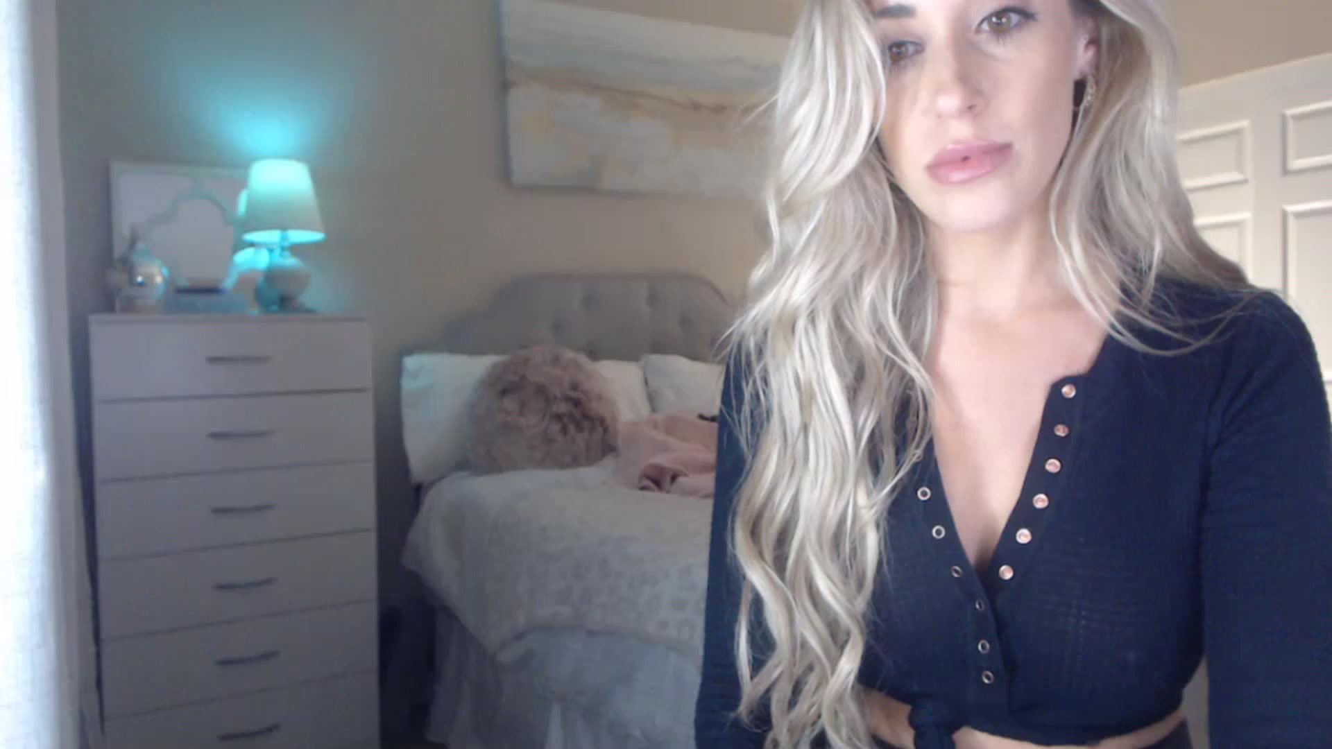 Gallery image thumbnail from Queen_bambii's myfreecams stream on, 10/27/2023, 04:03 image 20 of 20