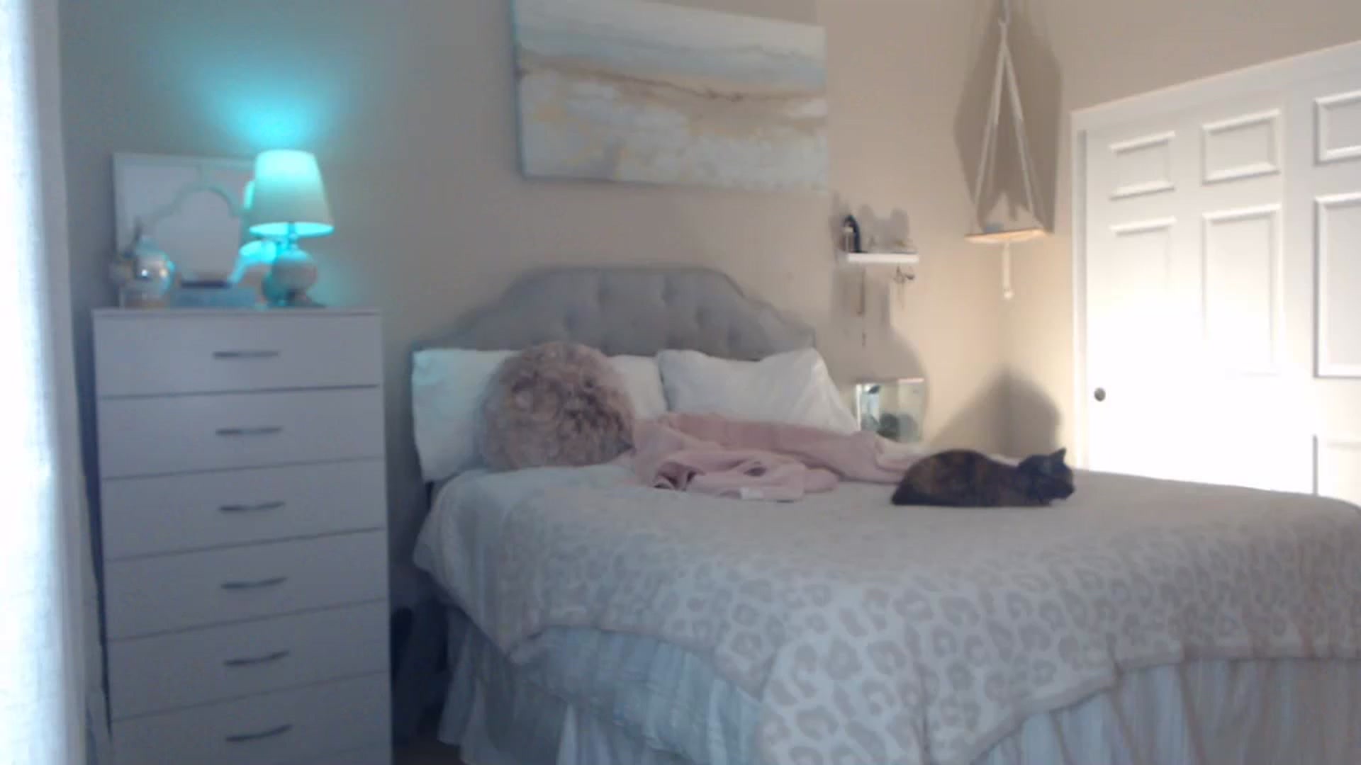 Gallery image thumbnail from Queen_bambii's myfreecams stream on, 10/27/2023, 04:03 image 15 of 20