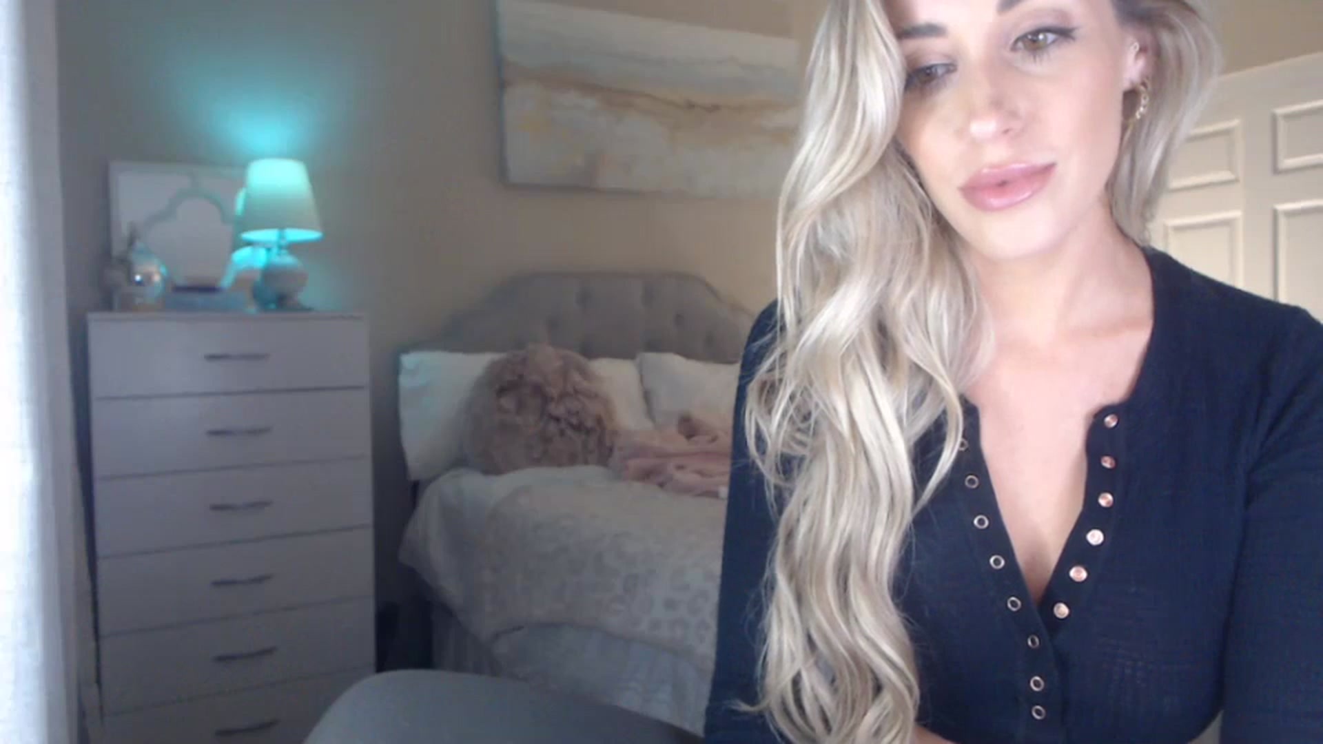 Gallery image thumbnail from Queen_bambii's myfreecams stream on, 10/27/2023, 05:07 image 8 of 20