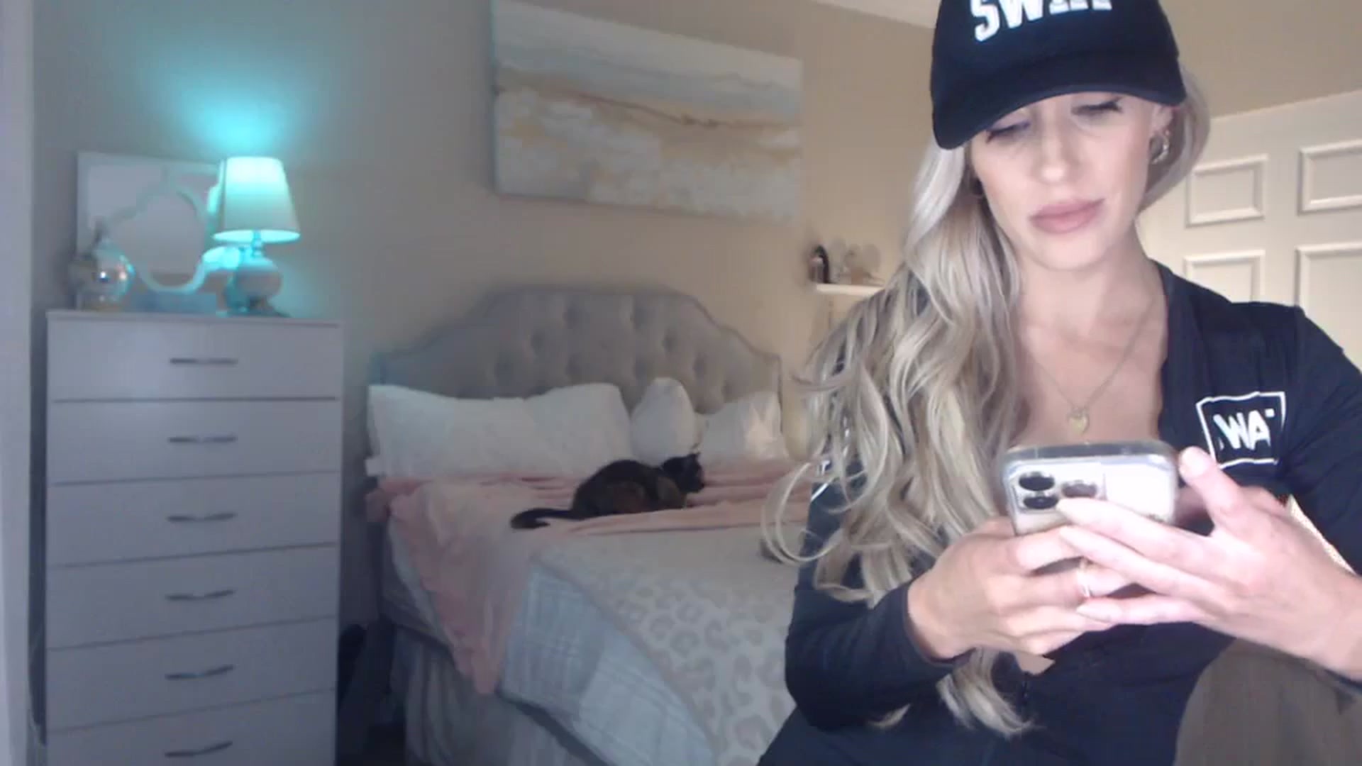 Gallery image thumbnail from Queen_bambii's myfreecams stream on, 11/01/2023, 05:34 image 4 of 20