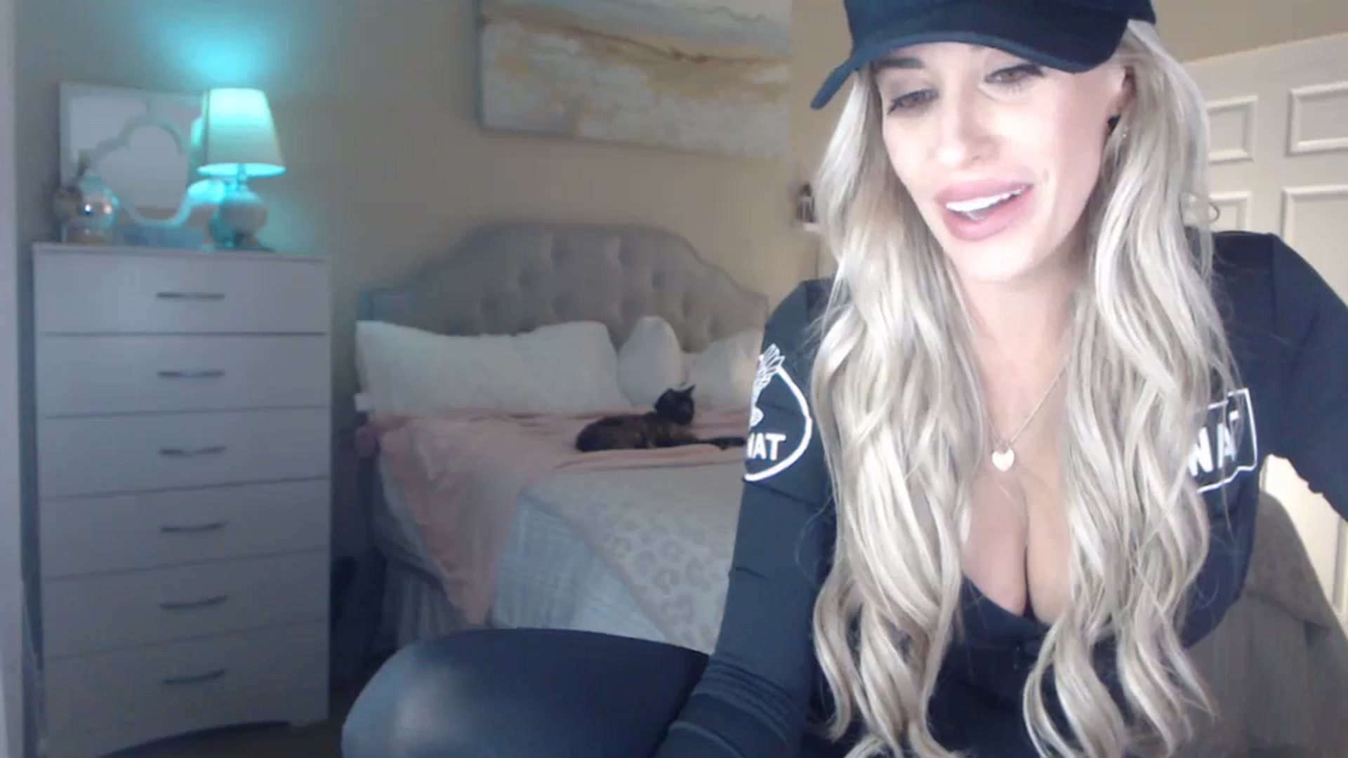 Gallery image thumbnail from Queen_bambii's myfreecams stream on, 11/01/2023, 07:55 image 2 of 20