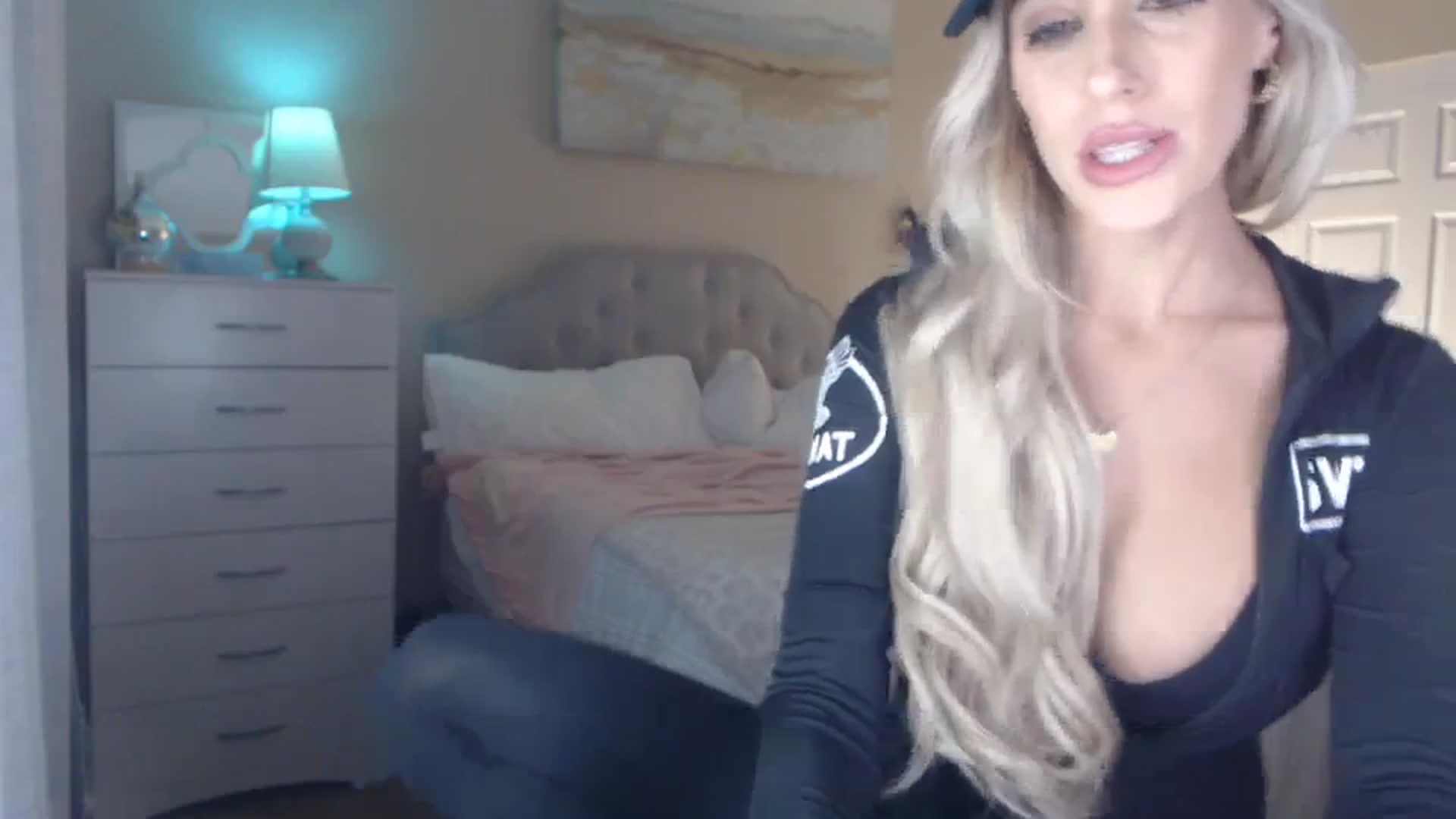Gallery image thumbnail from Queen_bambii's myfreecams stream on, 11/01/2023, 07:55 image 6 of 20