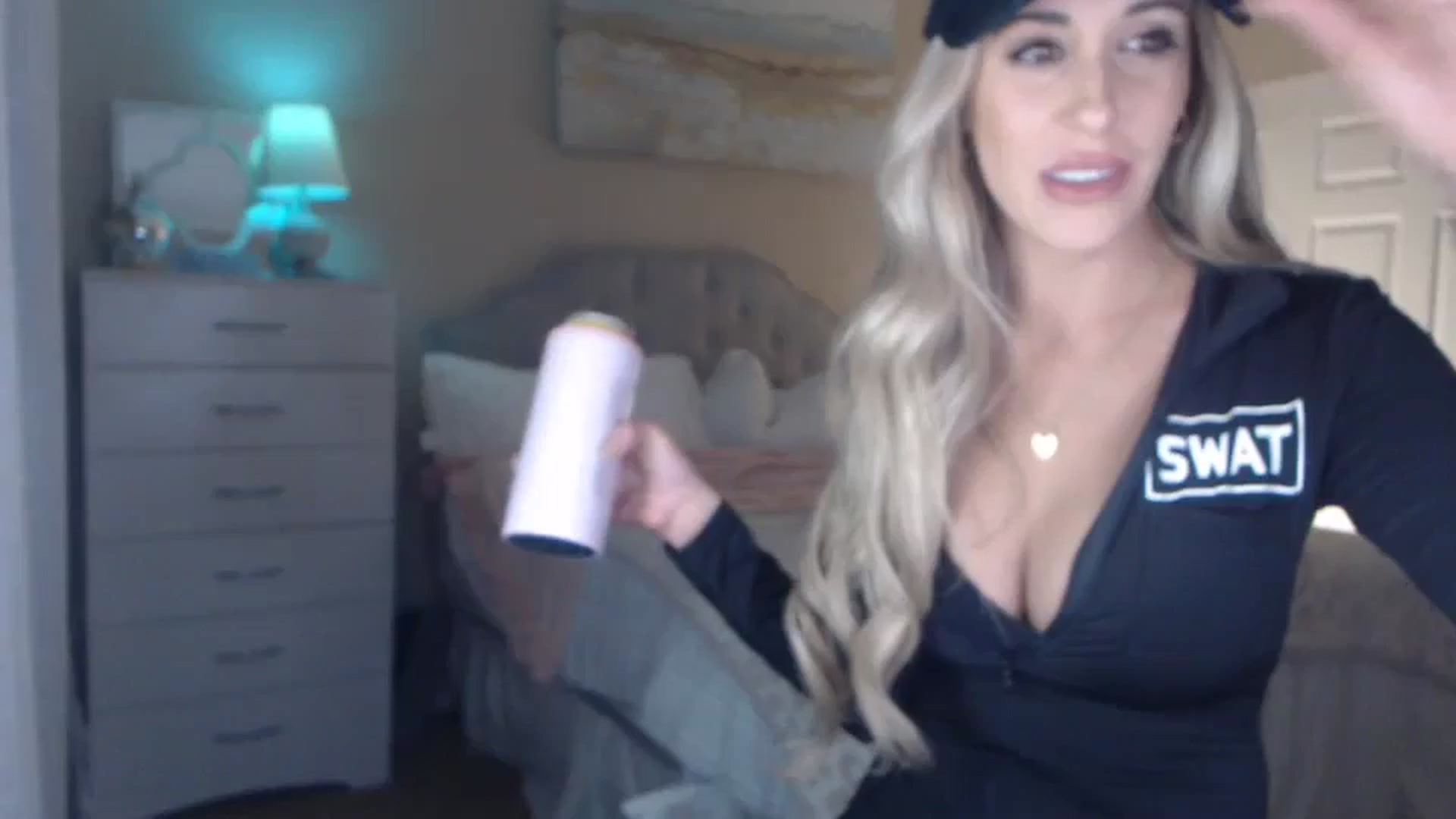 Gallery image thumbnail from Queen_bambii's myfreecams stream on, 11/01/2023, 07:55 image 9 of 20