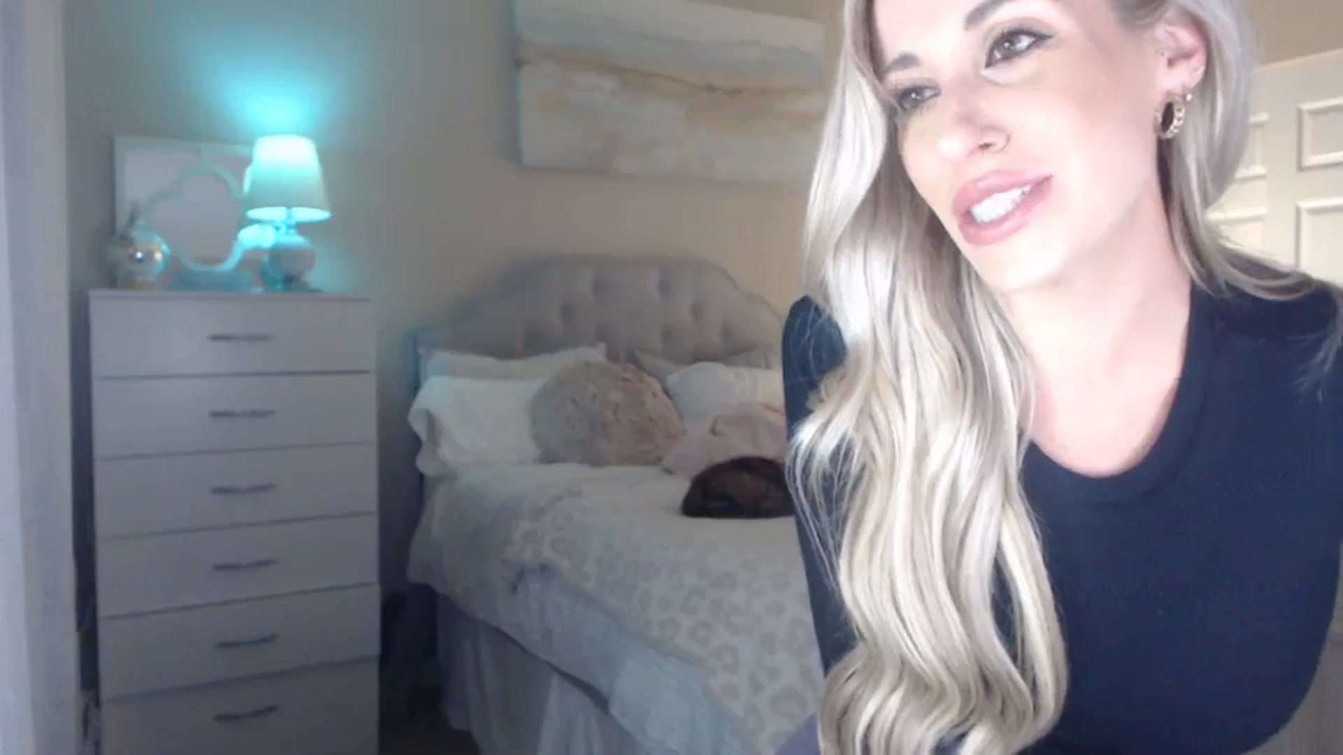 Gallery image thumbnail from Queen_bambii's myfreecams stream on, 11/04/2023, 06:25 image 19 of 20
