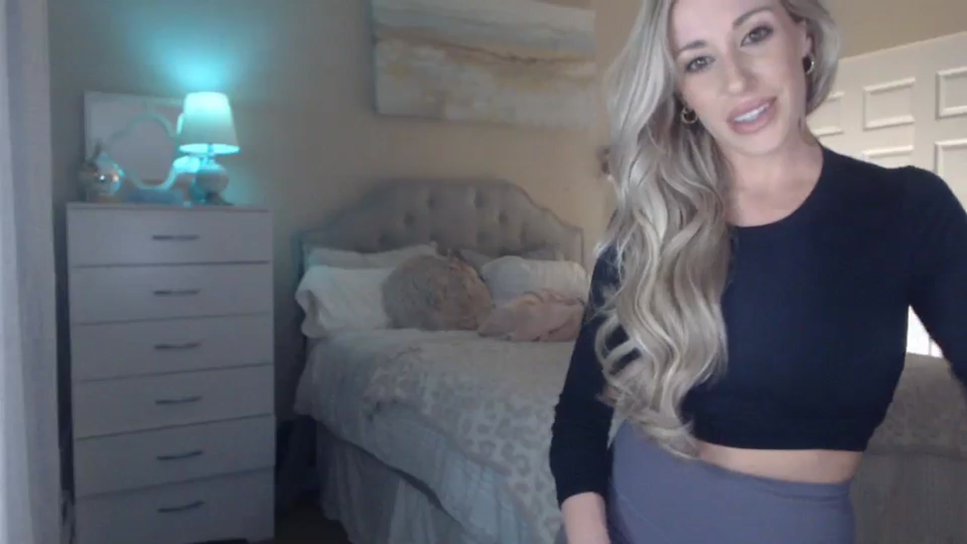 Gallery image thumbnail from Queen_bambii's myfreecams stream on, 11/04/2023, 06:25 image 9 of 20
