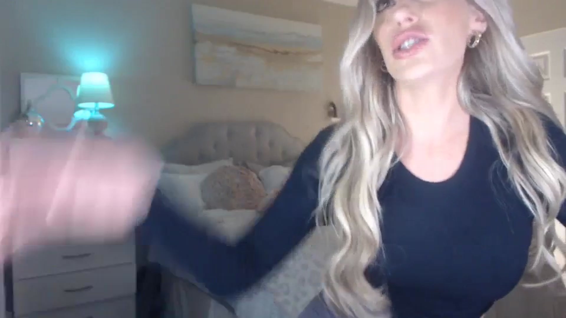 Gallery image thumbnail from Queen_bambii's myfreecams stream on, 11/04/2023, 07:27 image 7 of 20