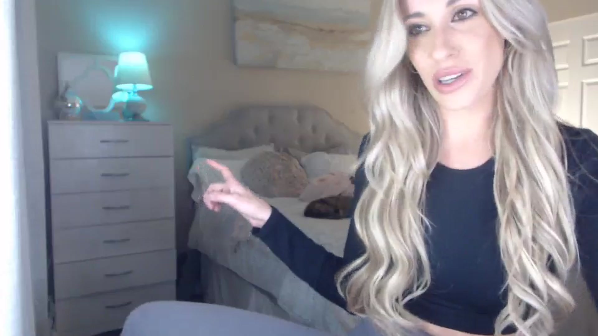 Gallery image thumbnail from Queen_bambii's myfreecams stream on, 11/04/2023, 07:27 image 5 of 20