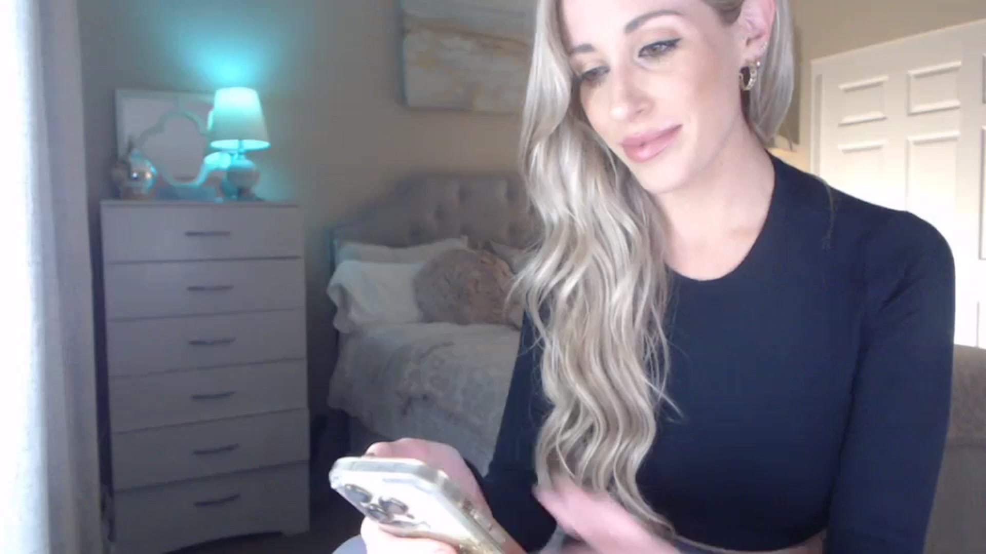 Gallery image thumbnail from Queen_bambii's myfreecams stream on, 11/04/2023, 07:27 image 18 of 20