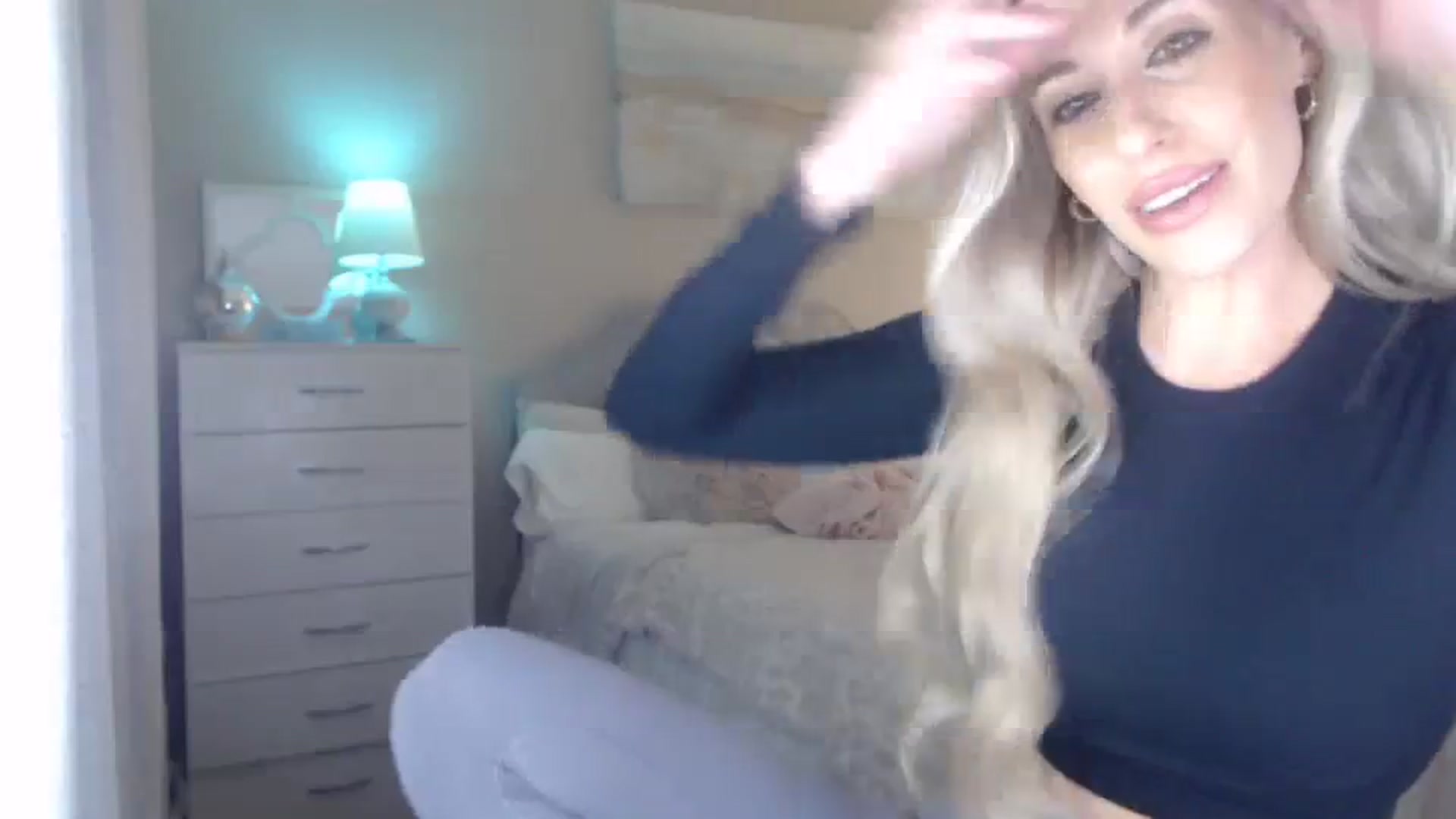 Gallery image thumbnail from Queen_bambii's myfreecams stream on, 11/04/2023, 07:27 image 17 of 20