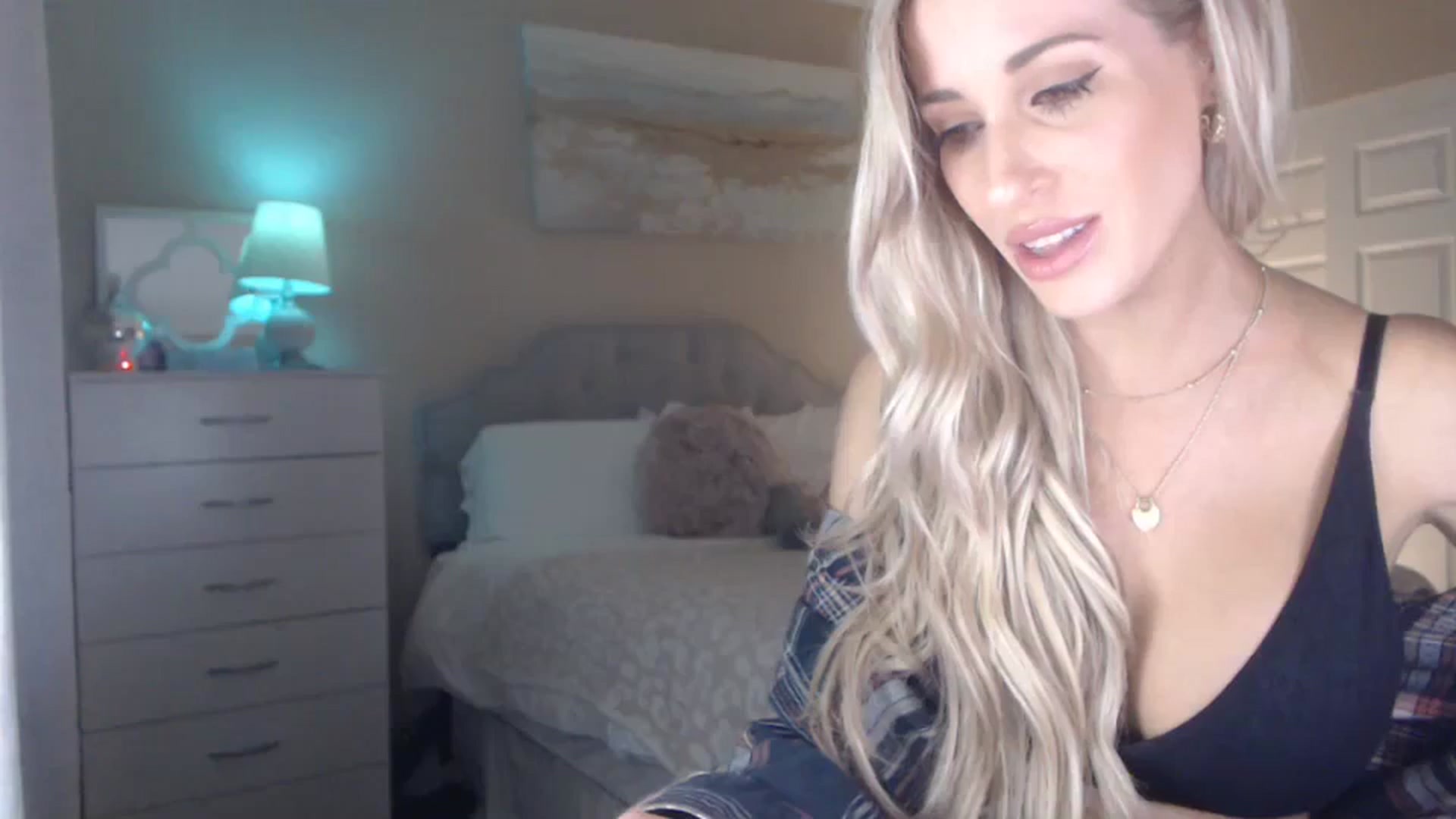 Gallery image thumbnail from Queen_bambii's myfreecams stream on, 11/06/2023, 06:37 image 13 of 20