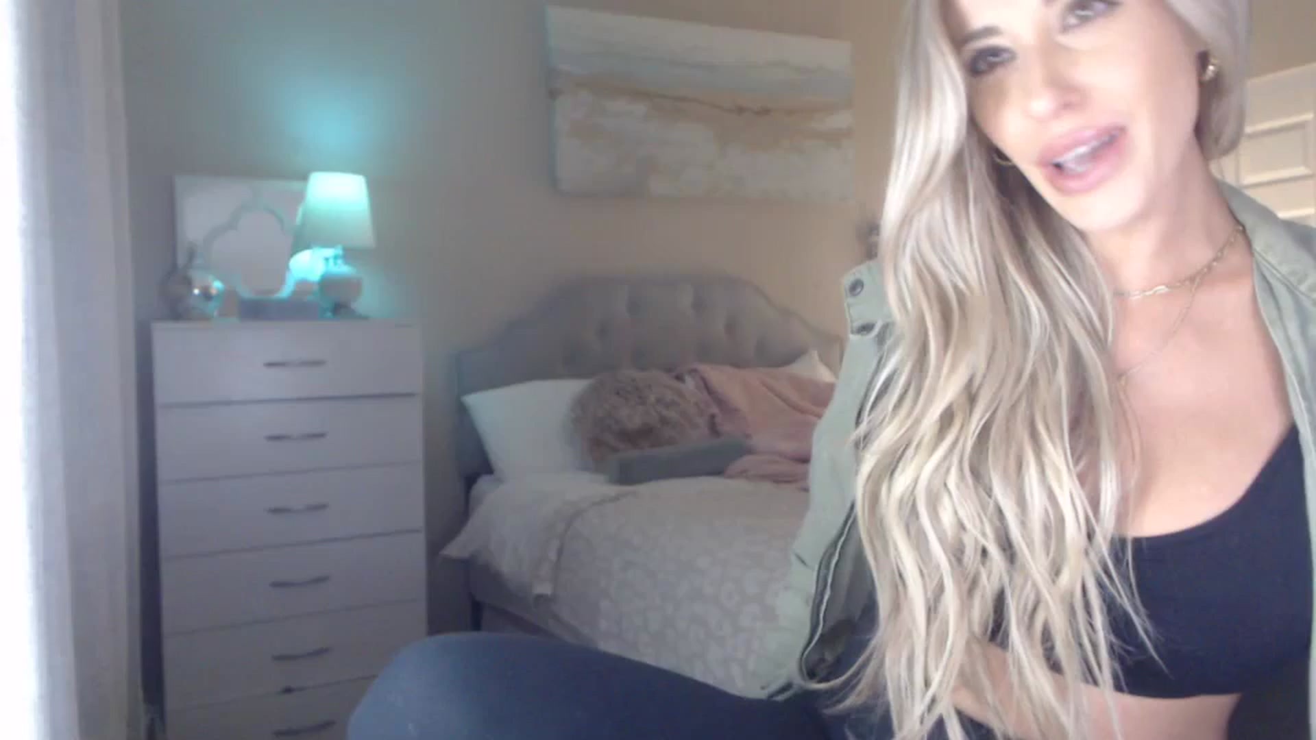 Gallery image thumbnail from Queen_bambii's myfreecams stream on, 11/11/2023, 07:03 image 16 of 20
