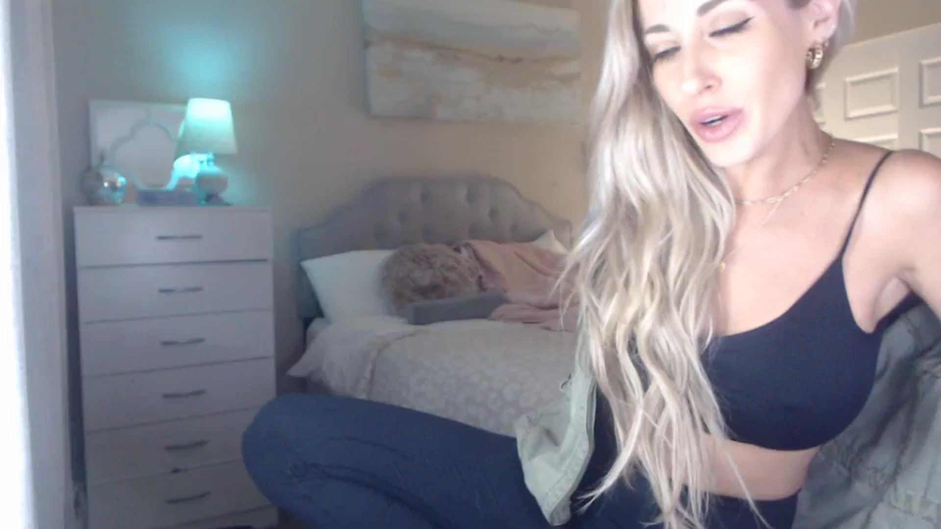 Gallery image thumbnail from Queen_bambii's myfreecams stream on, 11/11/2023, 07:03 image 14 of 20