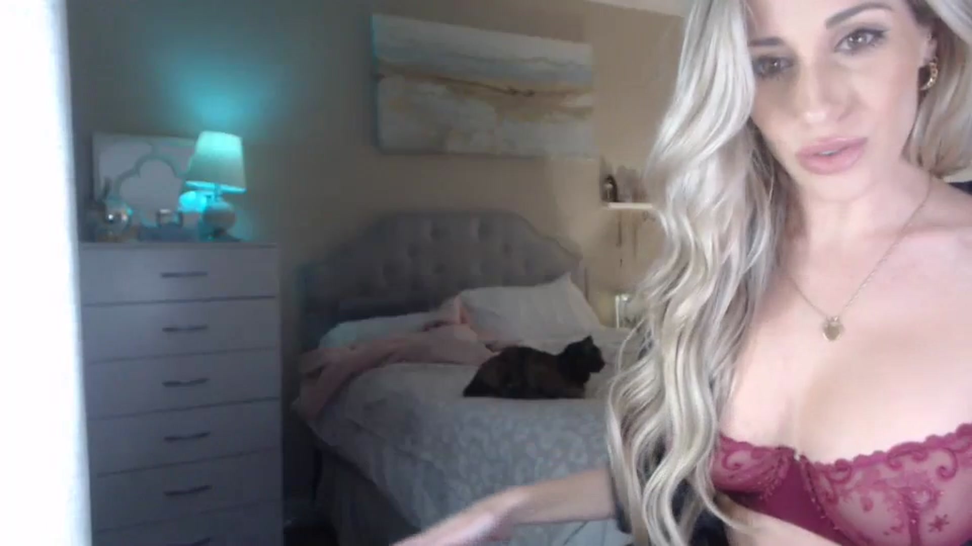 Gallery image thumbnail from Queen_bambii's myfreecams stream on, 11/14/2023, 05:40 image 17 of 20