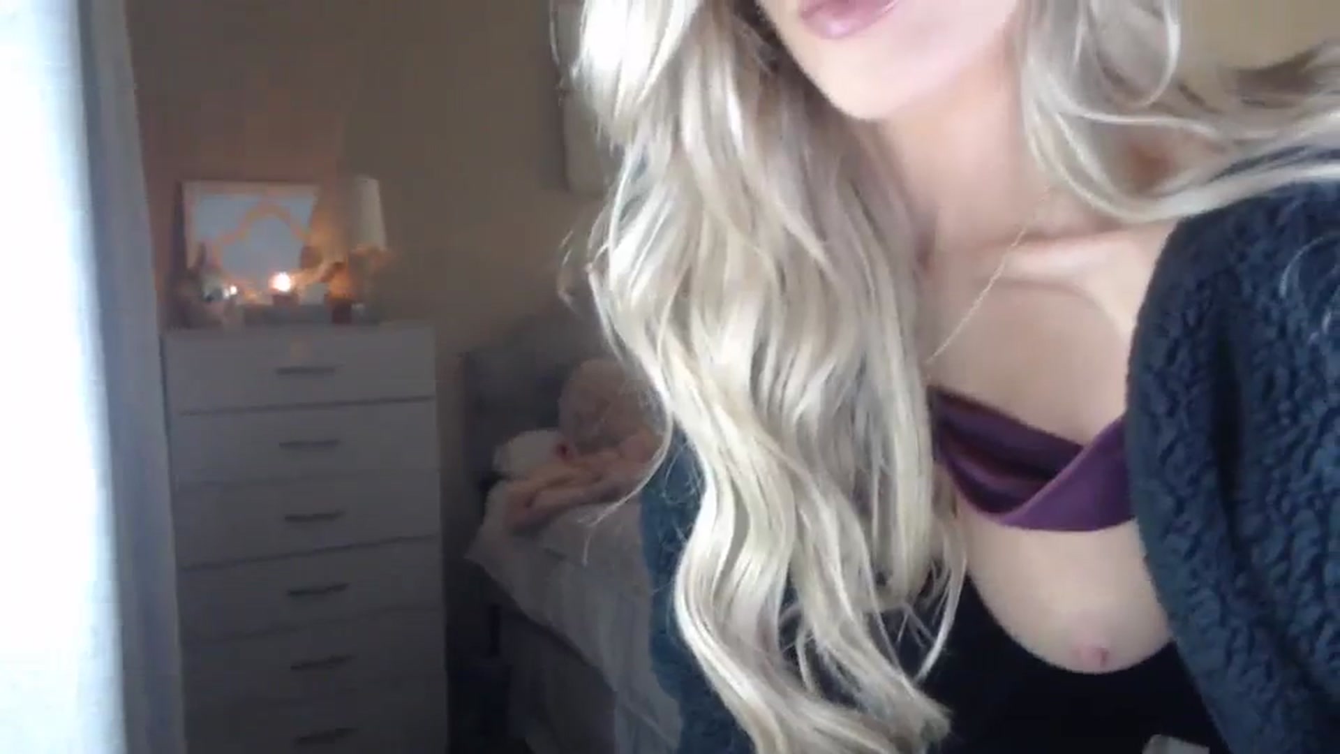 Gallery image thumbnail from Queen_bambii's myfreecams stream on, 11/16/2023, 08:13 image 11 of 20